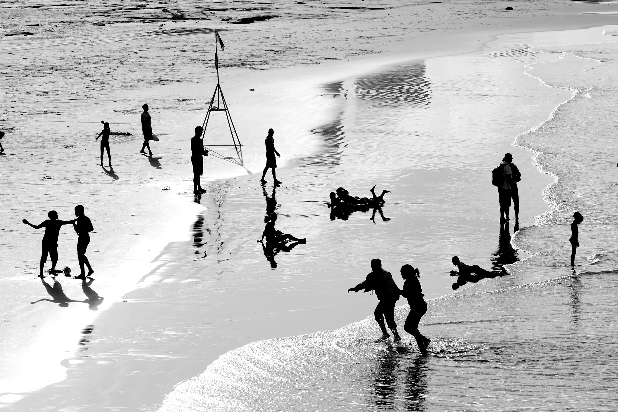 Canon EF 75-300mm f/4-5.6 USM sample photo. Beach in black and white photography