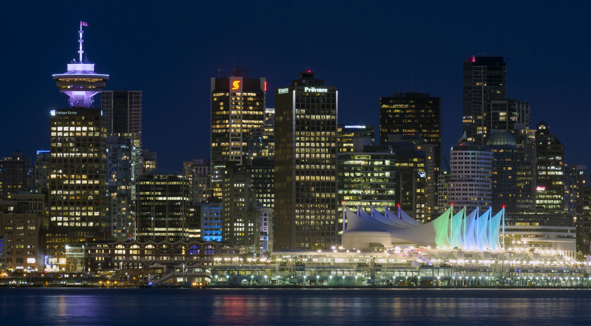 AF Zoom-Nikkor 80-200mm f/2.8 ED sample photo. Sky line van city orig photography