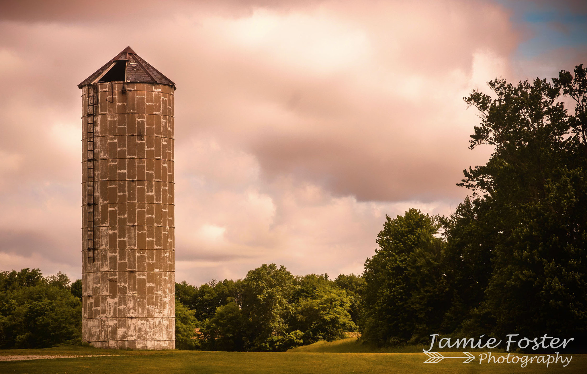 Canon EF 24-85mm F3.5-4.5 USM sample photo. Old silo photography