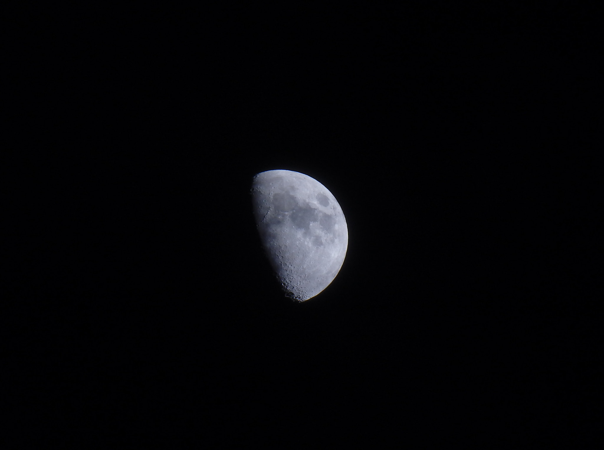 Olympus SH-50 sample photo. La luna, no? photography