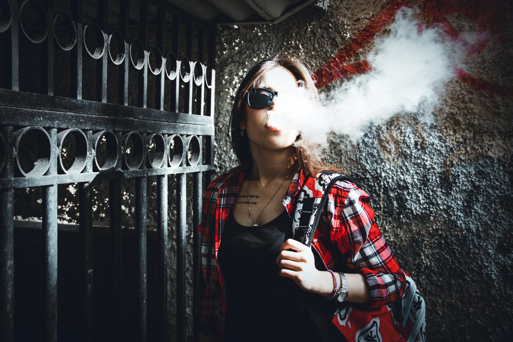 Canon EOS 1000D (EOS Digital Rebel XS / EOS Kiss F) sample photo. Smoke photography