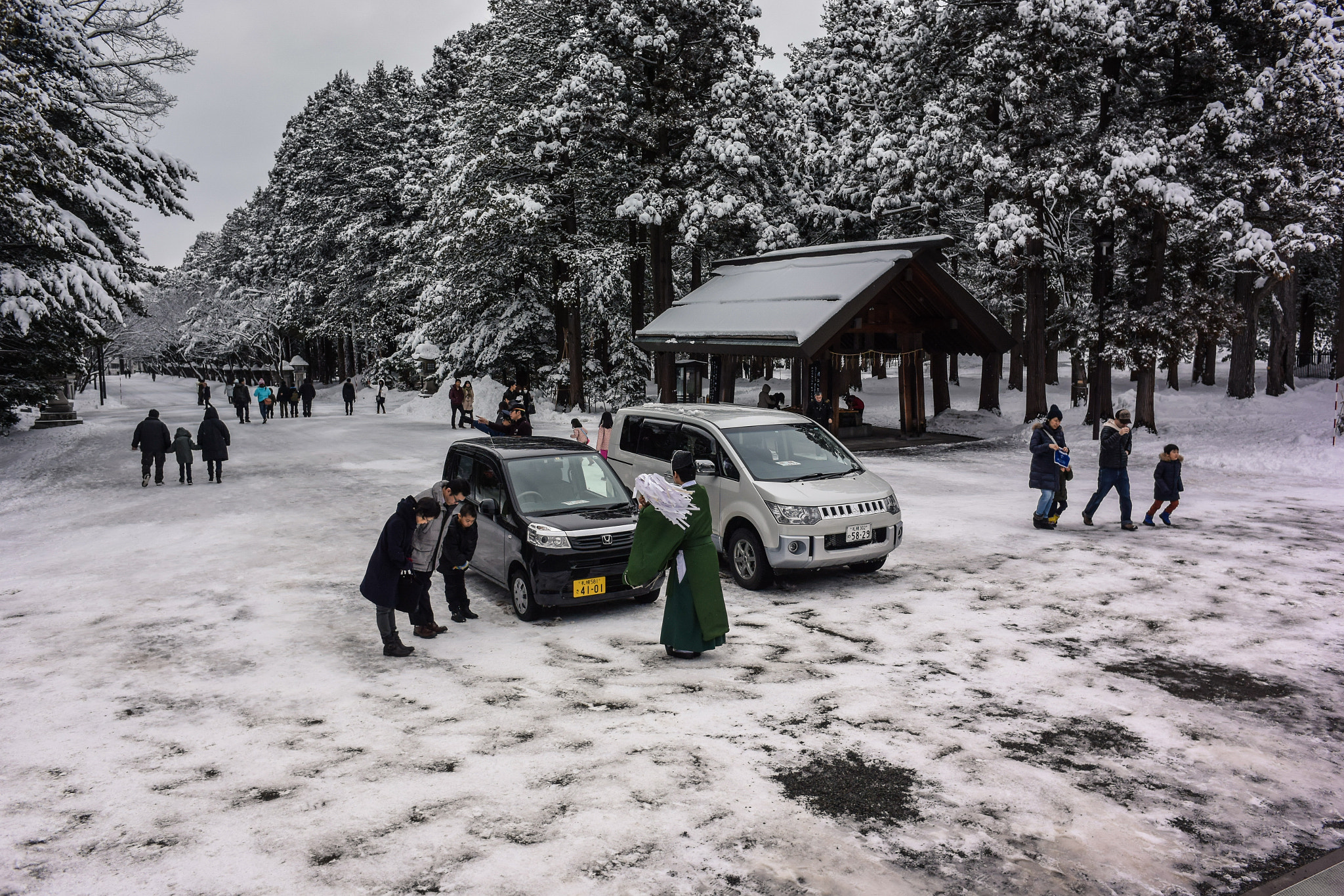 Nikon 1 Nikkor 10mm F2.8 sample photo. Shinto blessing photography