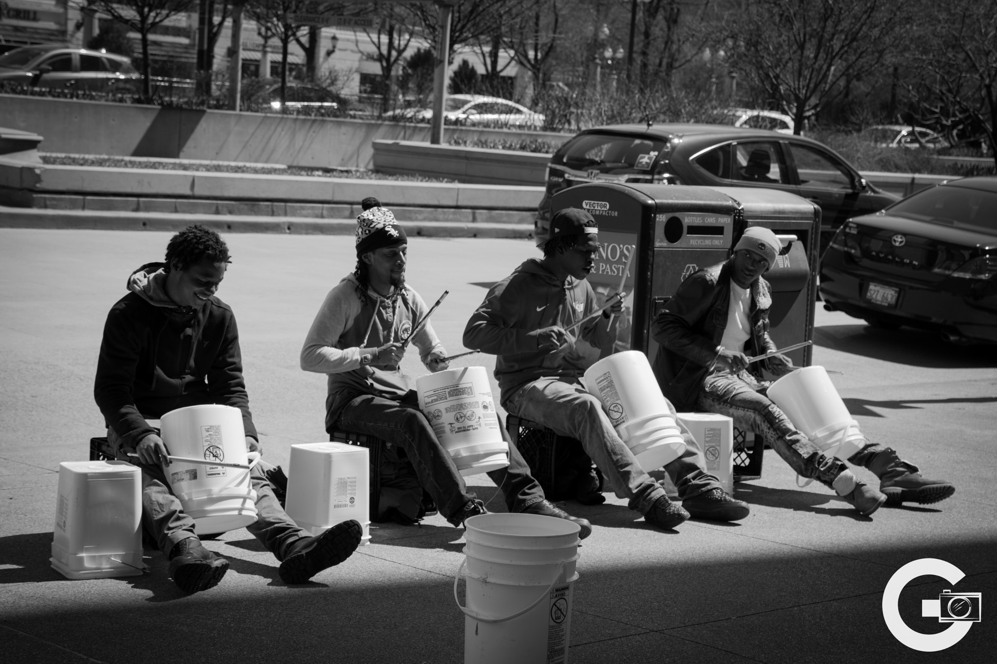 Nikon D5300 + Nikon AF-S Nikkor 24-85mm F3.5-4.5G ED VR sample photo. Street performers in chicago photography