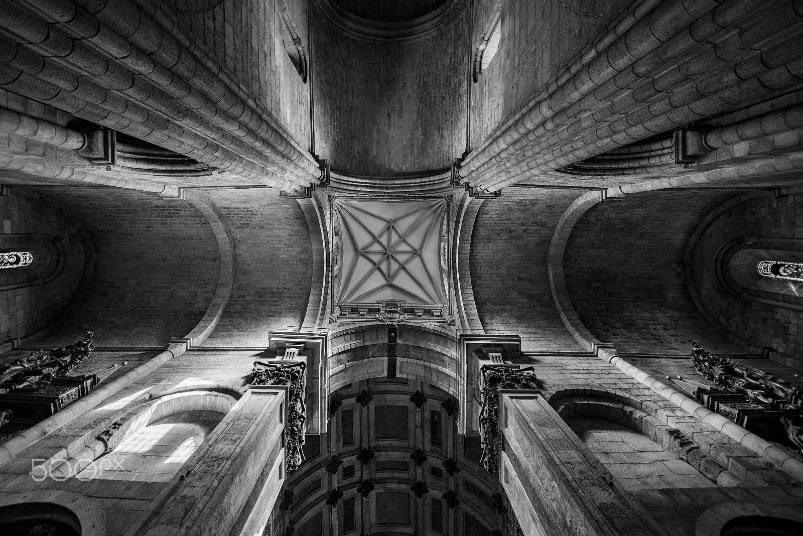 Sigma 12-24mm F4.5-5.6 II DG HSM sample photo. Corações ao alto photography