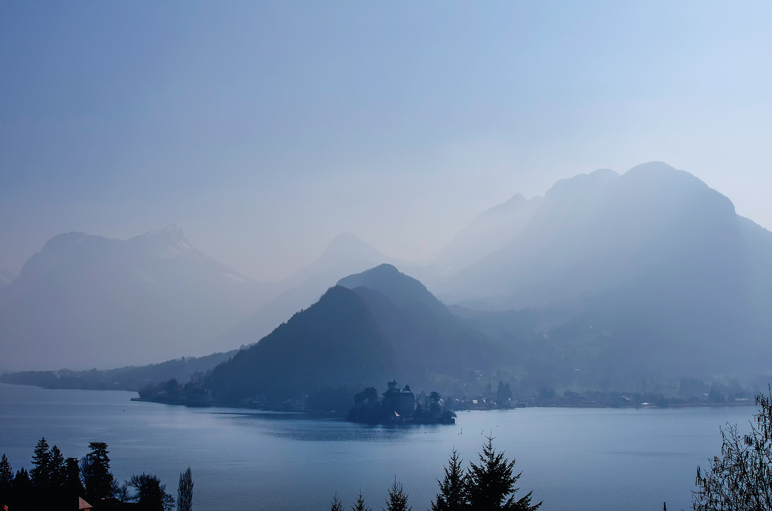 Pentax smc DA 18-55mm F3.5-5.6 ED AL II (IF) sample photo. Annecy photography