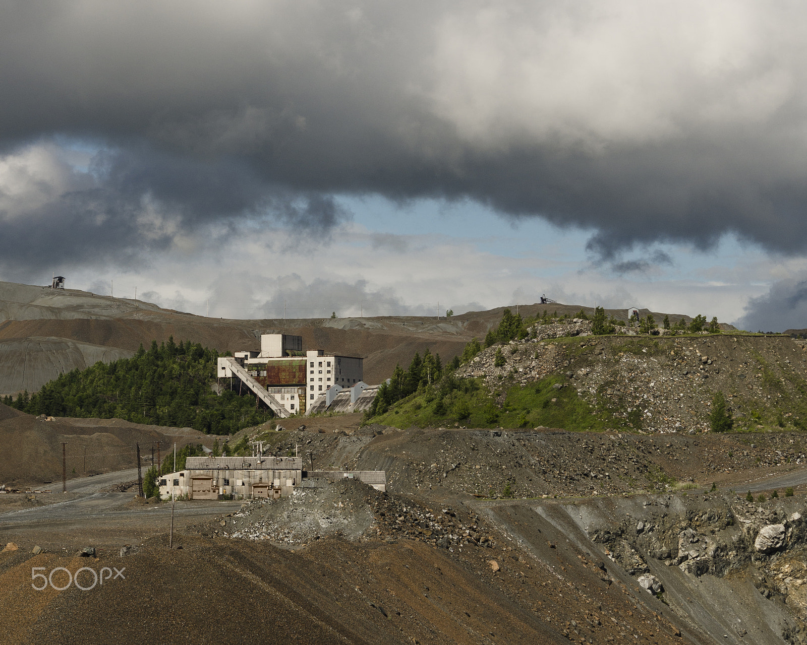 Nikon D7000 + AF Nikkor 70-210mm f/4-5.6 sample photo. Quebec asbestos mine photography