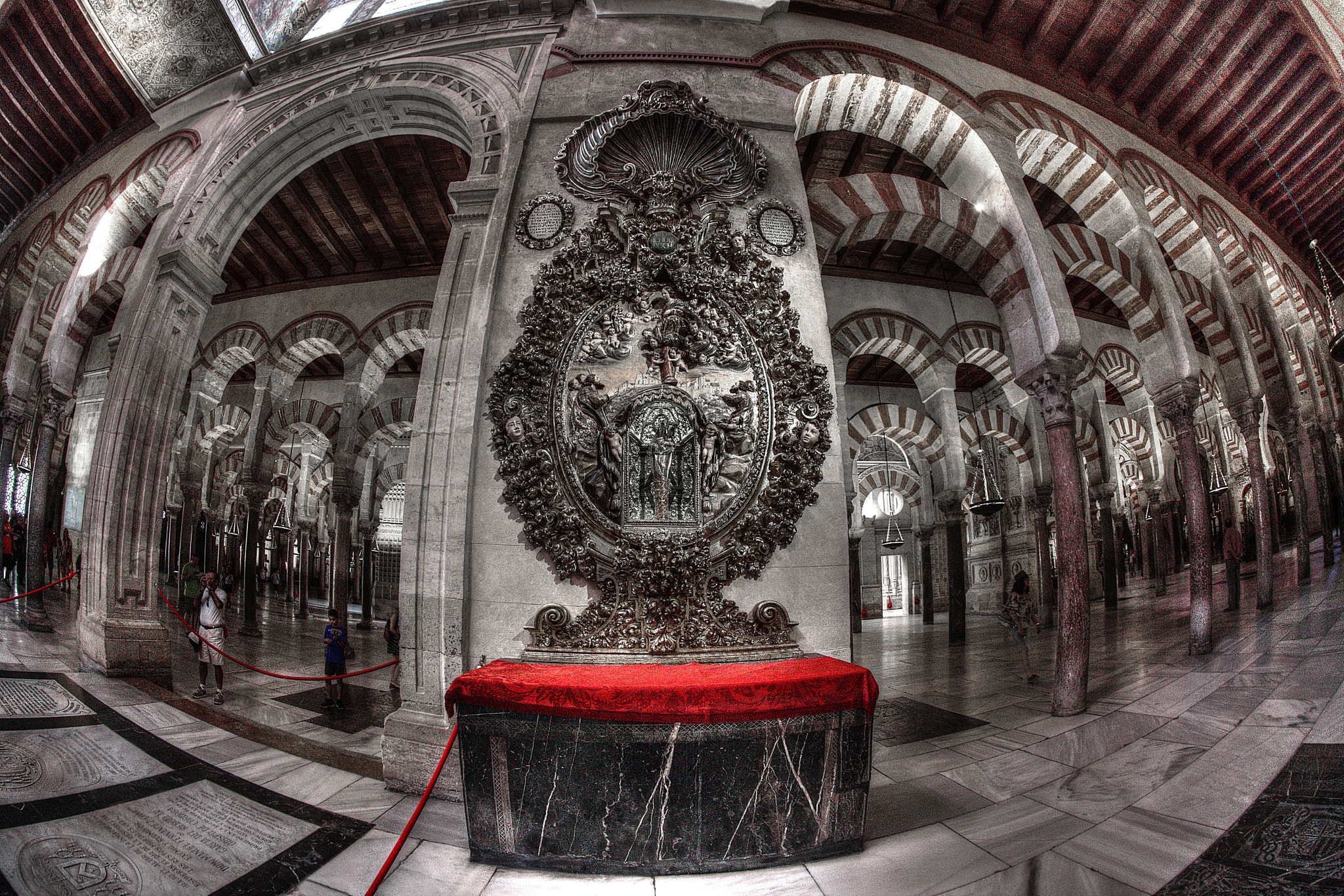 Canon EF 8-15mm F4L Fisheye USM sample photo. Mezquita de córdoba photography