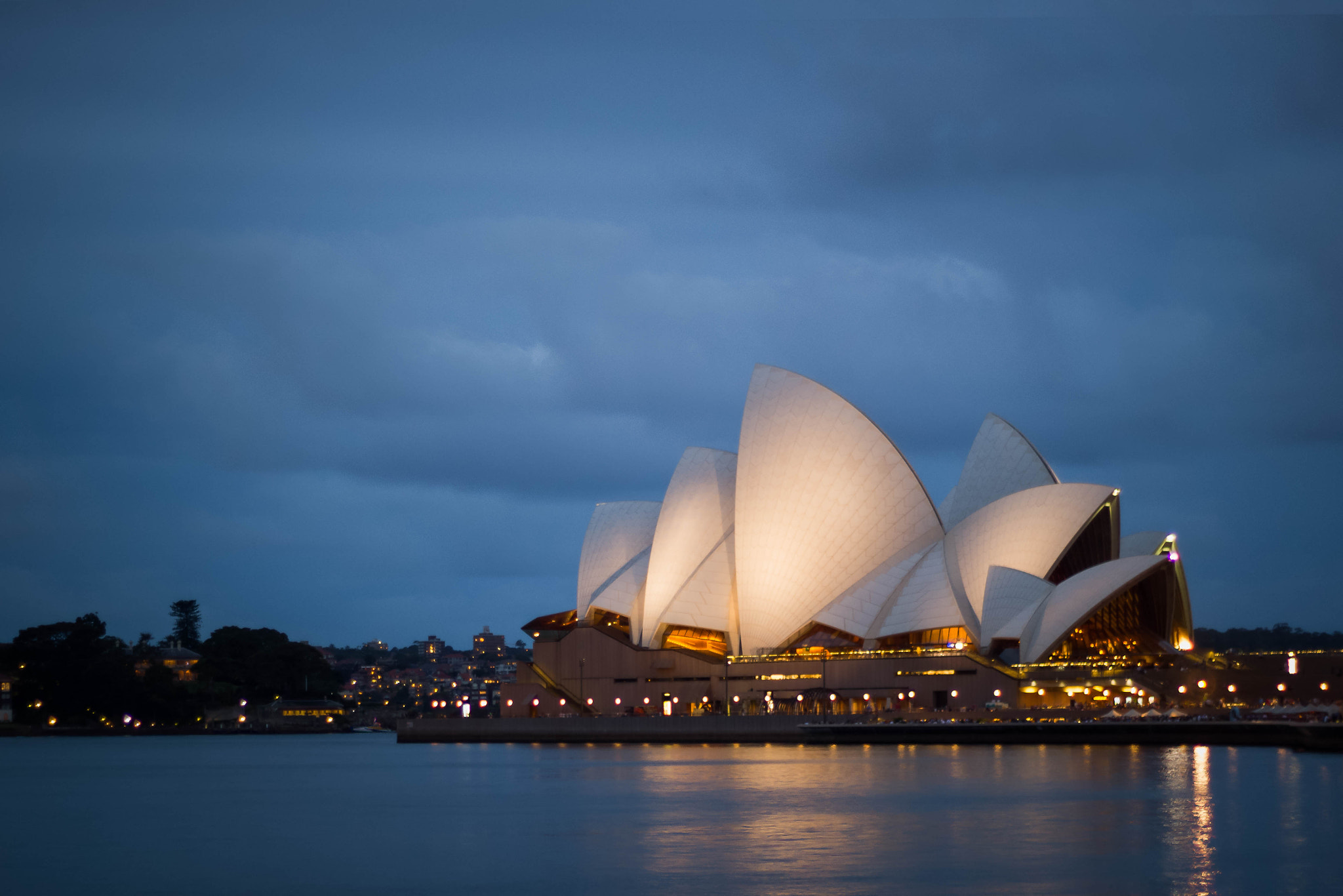 Canon EOS 550D (EOS Rebel T2i / EOS Kiss X4) + Canon EF 50mm F1.8 II sample photo. Sydney opera house photography