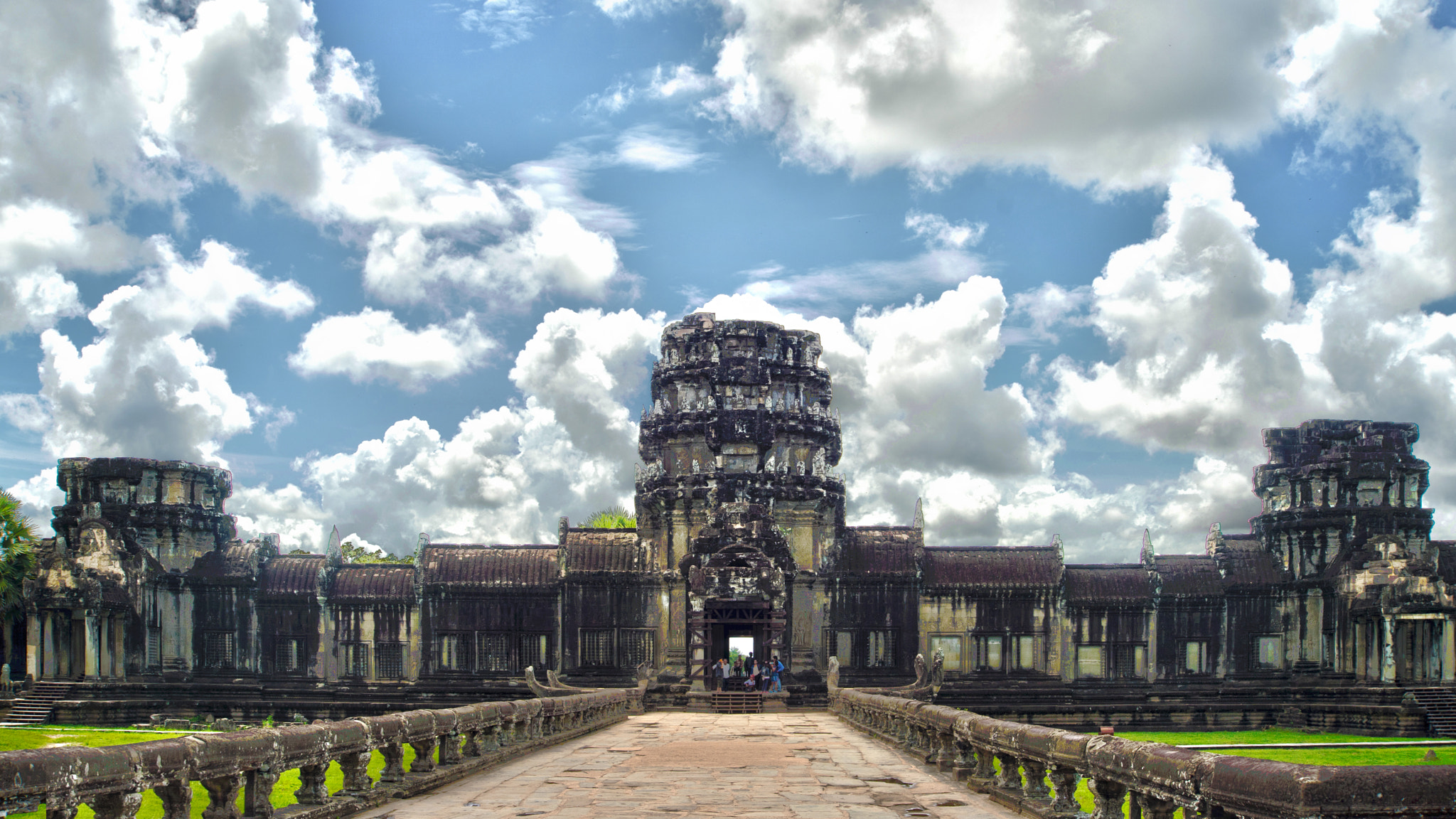 Minolta AF 35-105mm F3.5-4.5 New sample photo. Angkor photography