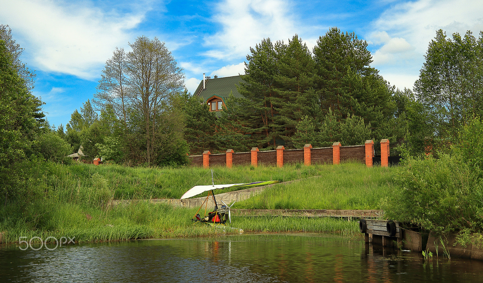 Canon EOS 6D + Canon EF 28-80mm f/2.8-4L sample photo. The parking for a air glider photography