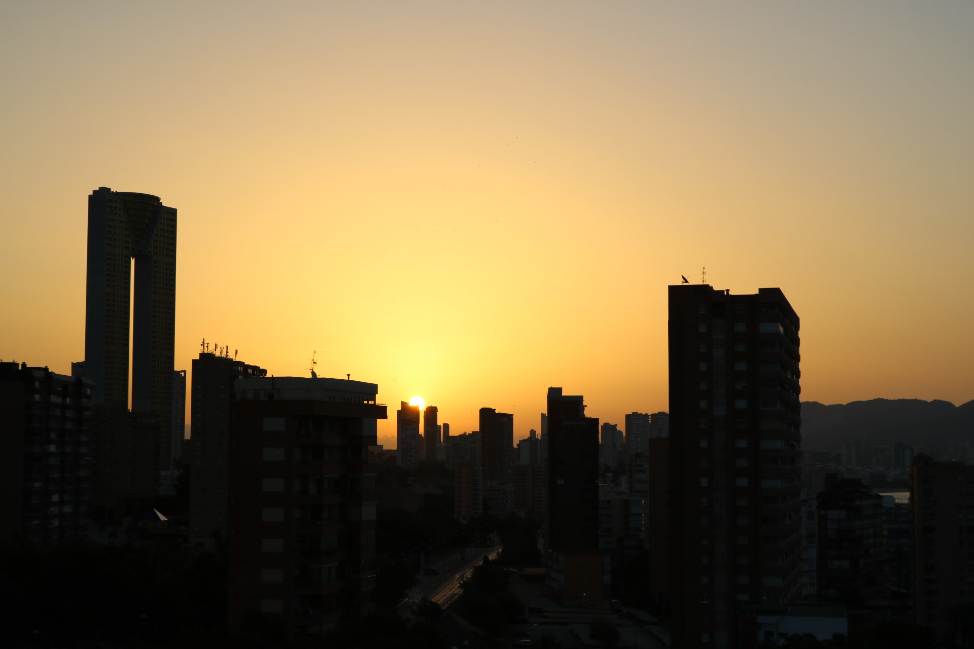 Canon EOS 750D (EOS Rebel T6i / EOS Kiss X8i) sample photo. Sunrise  photography