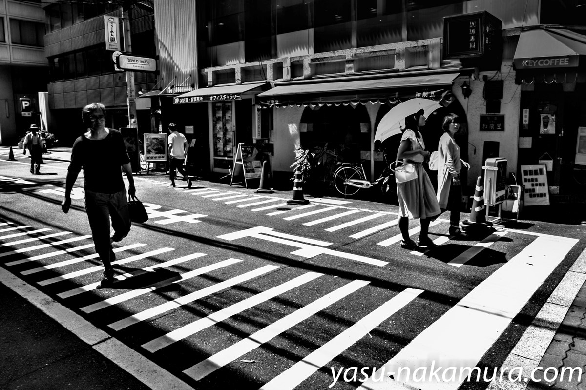 Leica M-Monochrom sample photo. Osaka street photography