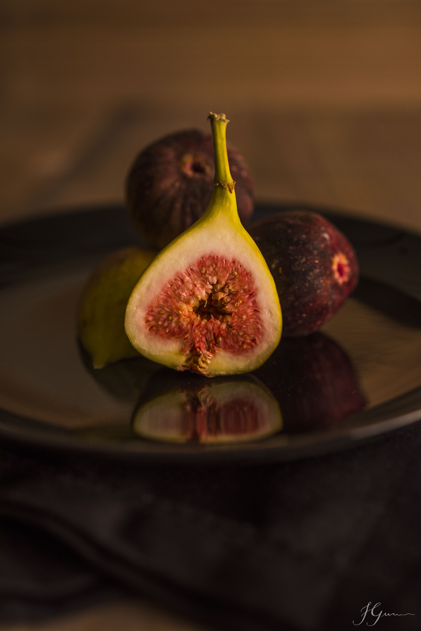 Nikon D810 + Nikon PC-E Nikkor 45mm F2.8D ED Tilt-Shift sample photo. Organic fig photography