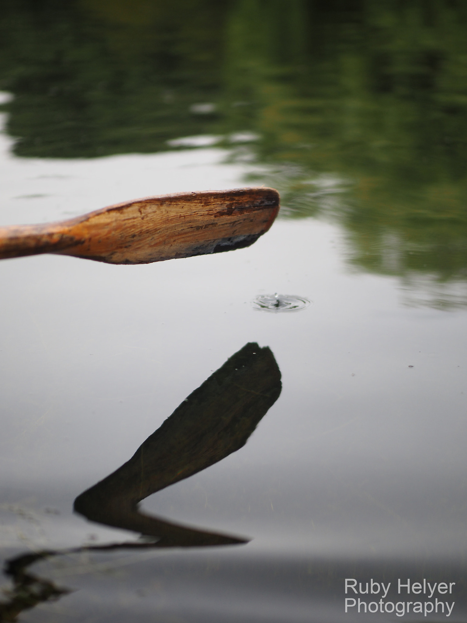 Panasonic Leica DG Nocticron 42.5mm F1.2 ASPH OIS sample photo. Oar reflection photography