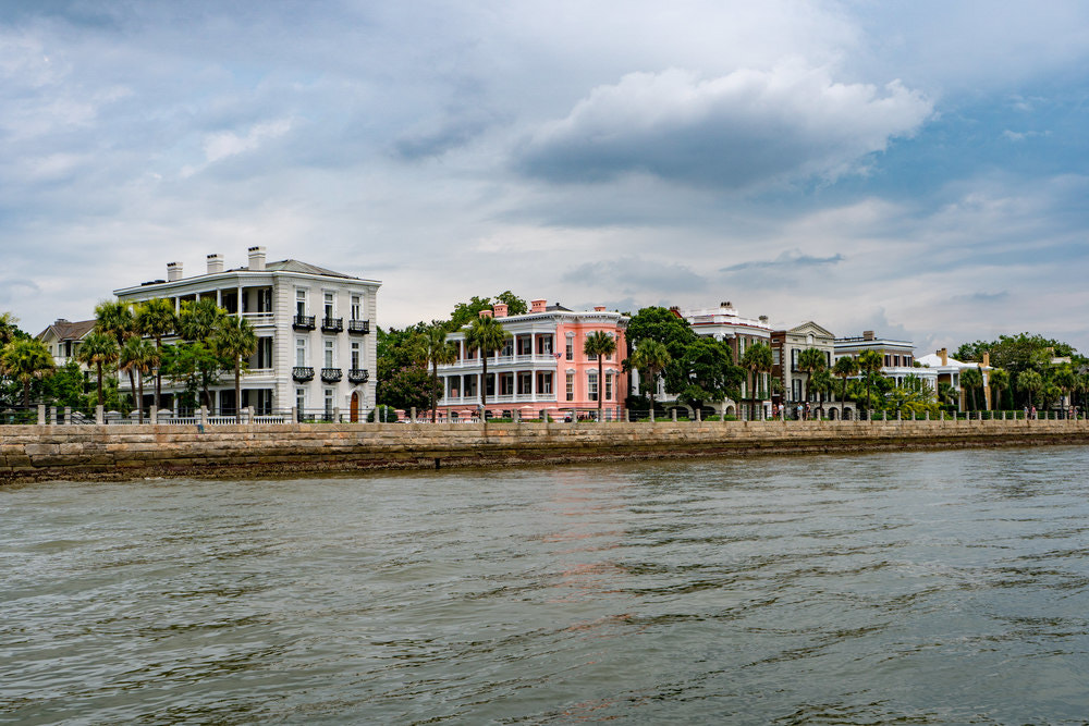 Sony a6300 + Sony E 18-55mm F3.5-5.6 OSS sample photo. "charleston royalty i" #photojambo photography
