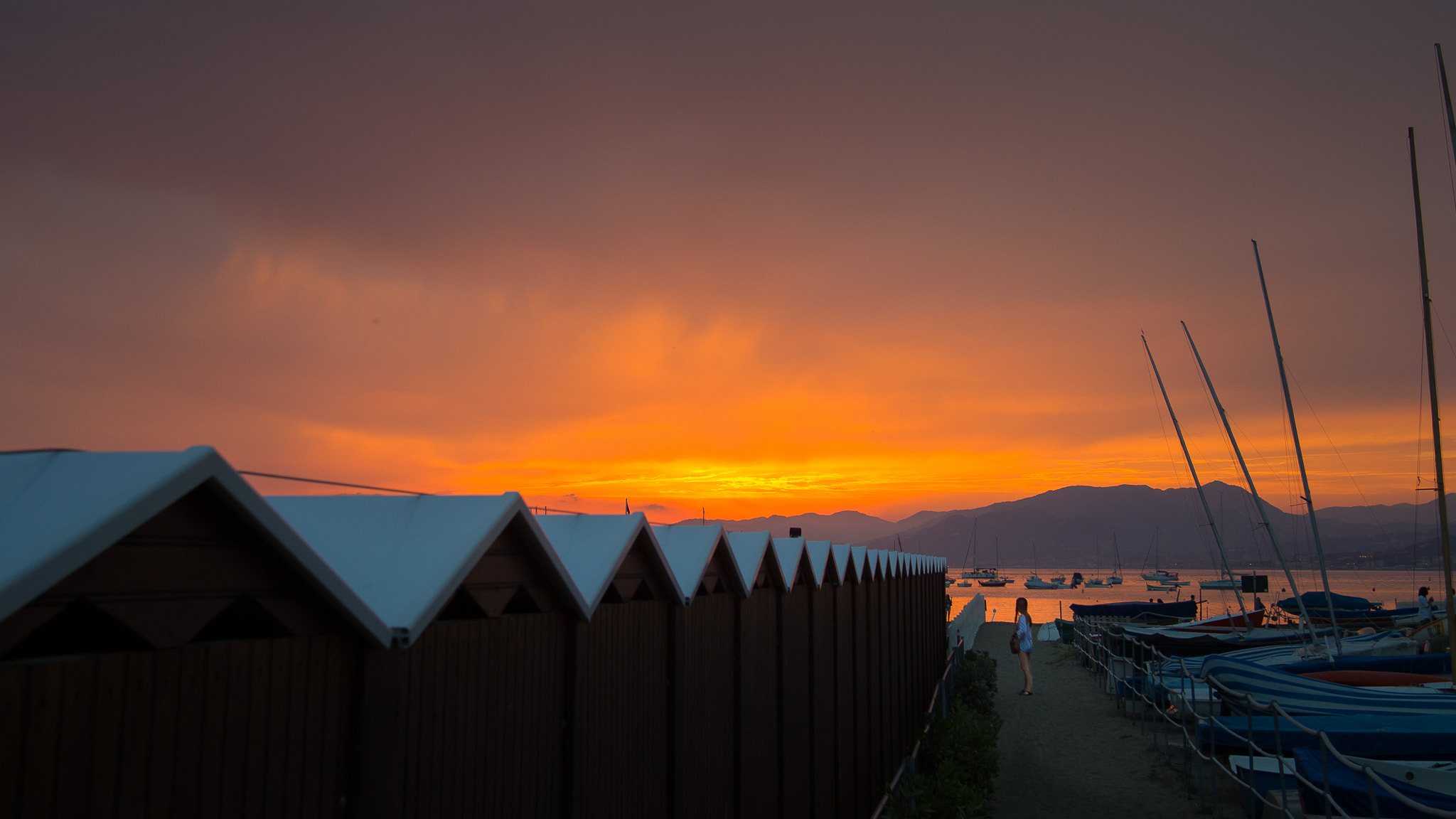 Olympus OM-D E-M10 + LUMIX G 20/F1.7 II sample photo. Worth the view photography