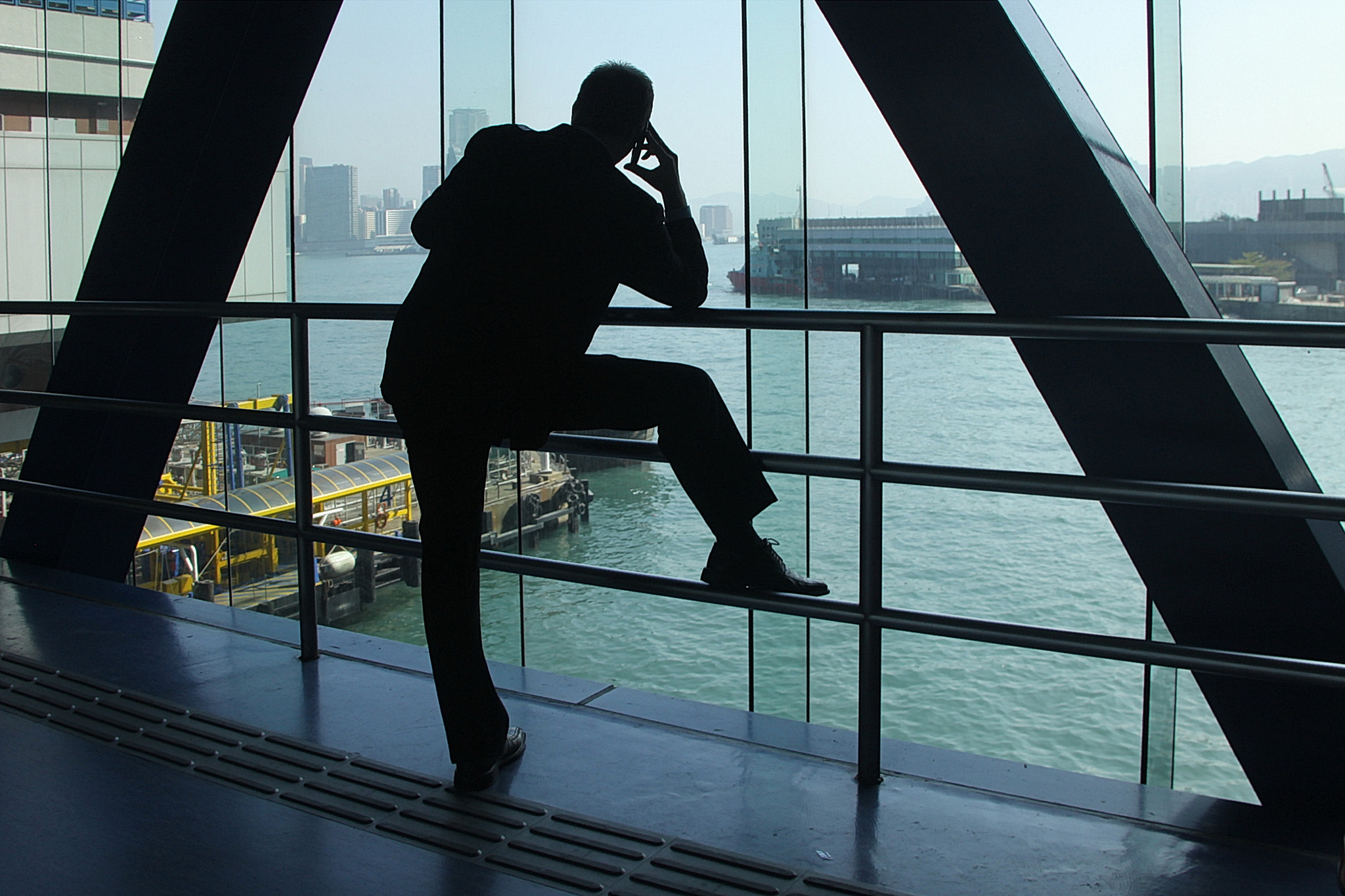 Canon EF-S 18-55mm F3.5-5.6 III sample photo. A man of some posture photography