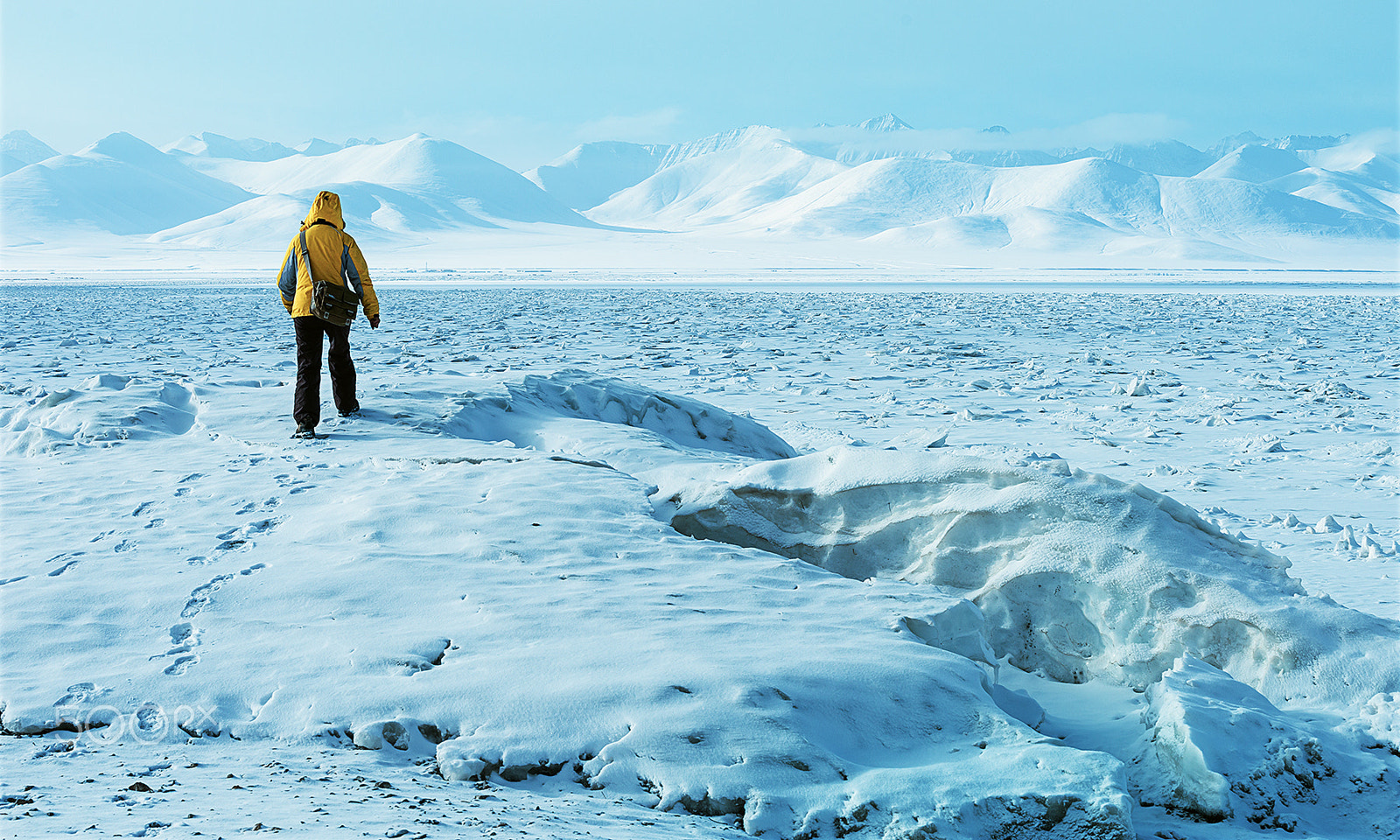 Sony a99 II + Minolta/Sony AF 70-200mm F2.8 G sample photo. Towards the ice world photography