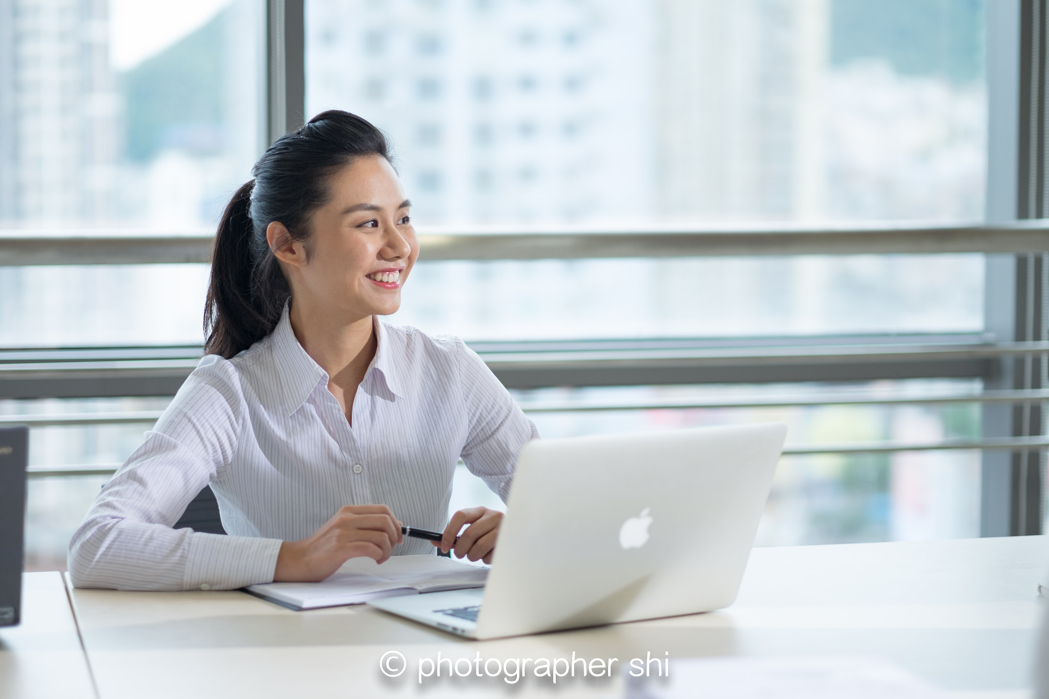 Fujifilm X-T1 + Fujifilm XF 56mm F1.2 R APD sample photo. Office lady by cdb photography