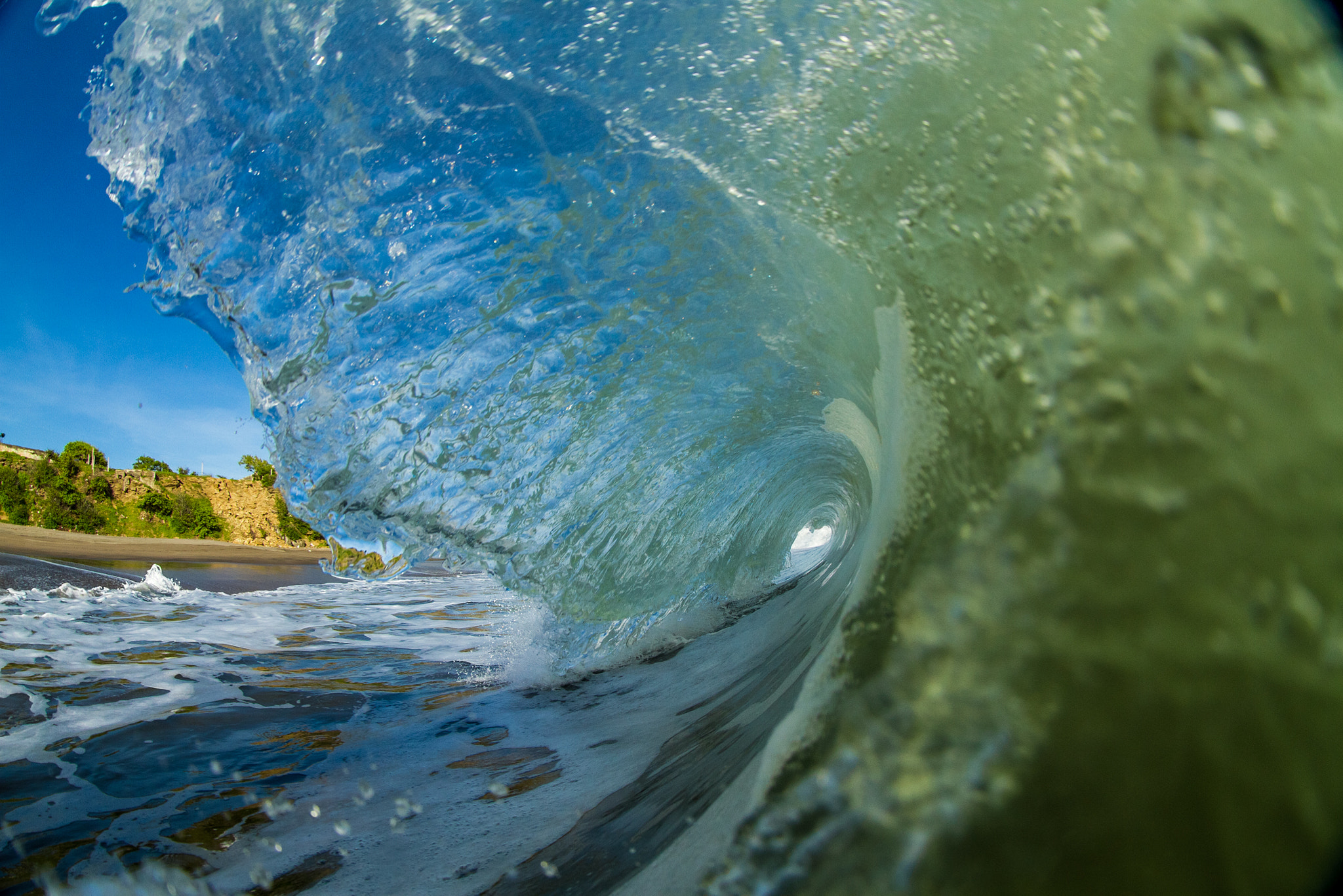 Canon EF 8-15mm F4L Fisheye USM sample photo. Shorebreak photography