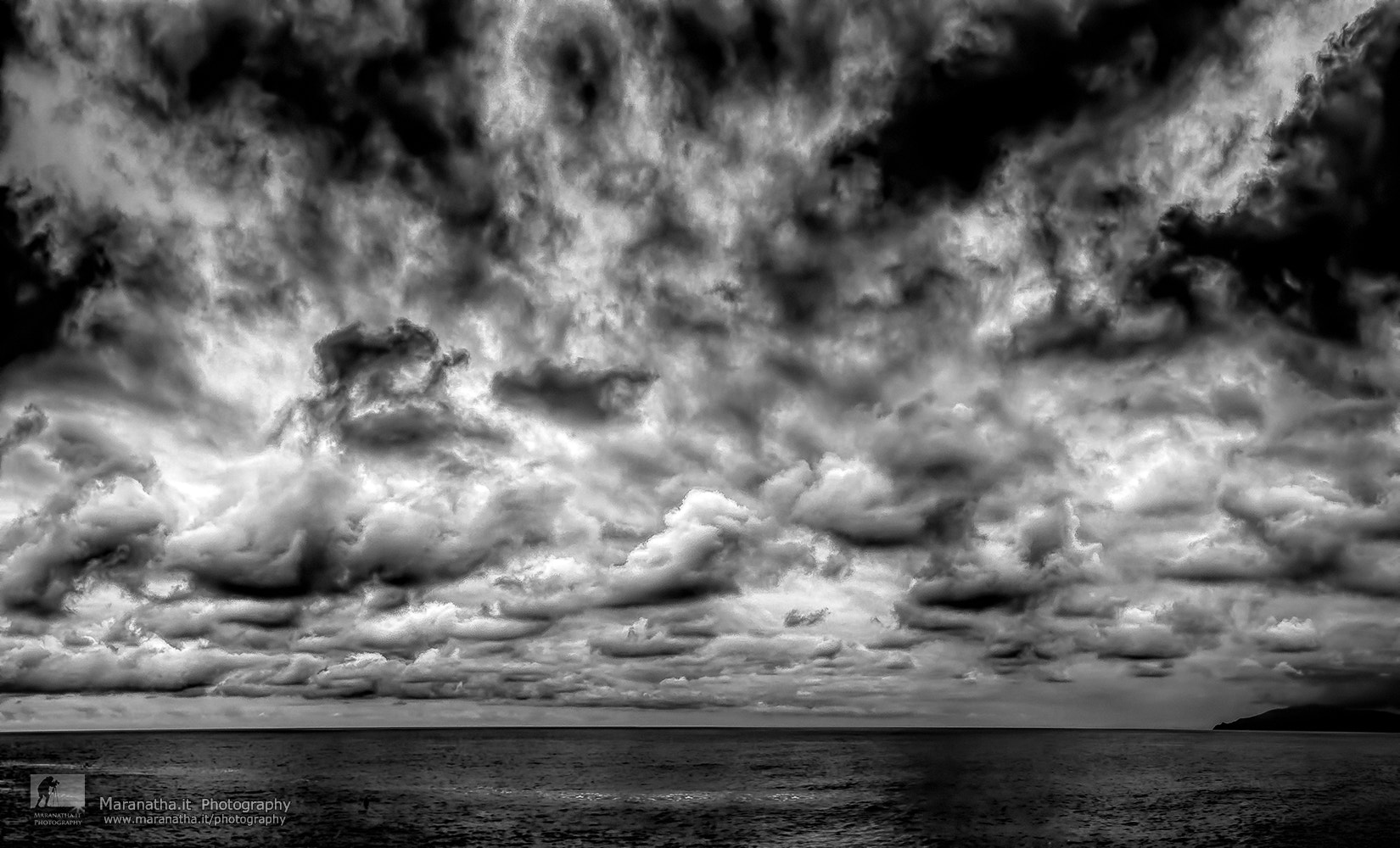 Canon TS-E 24.0mm f/3.5 L II sample photo. Cloudy sky over the ligurian sea! photography
