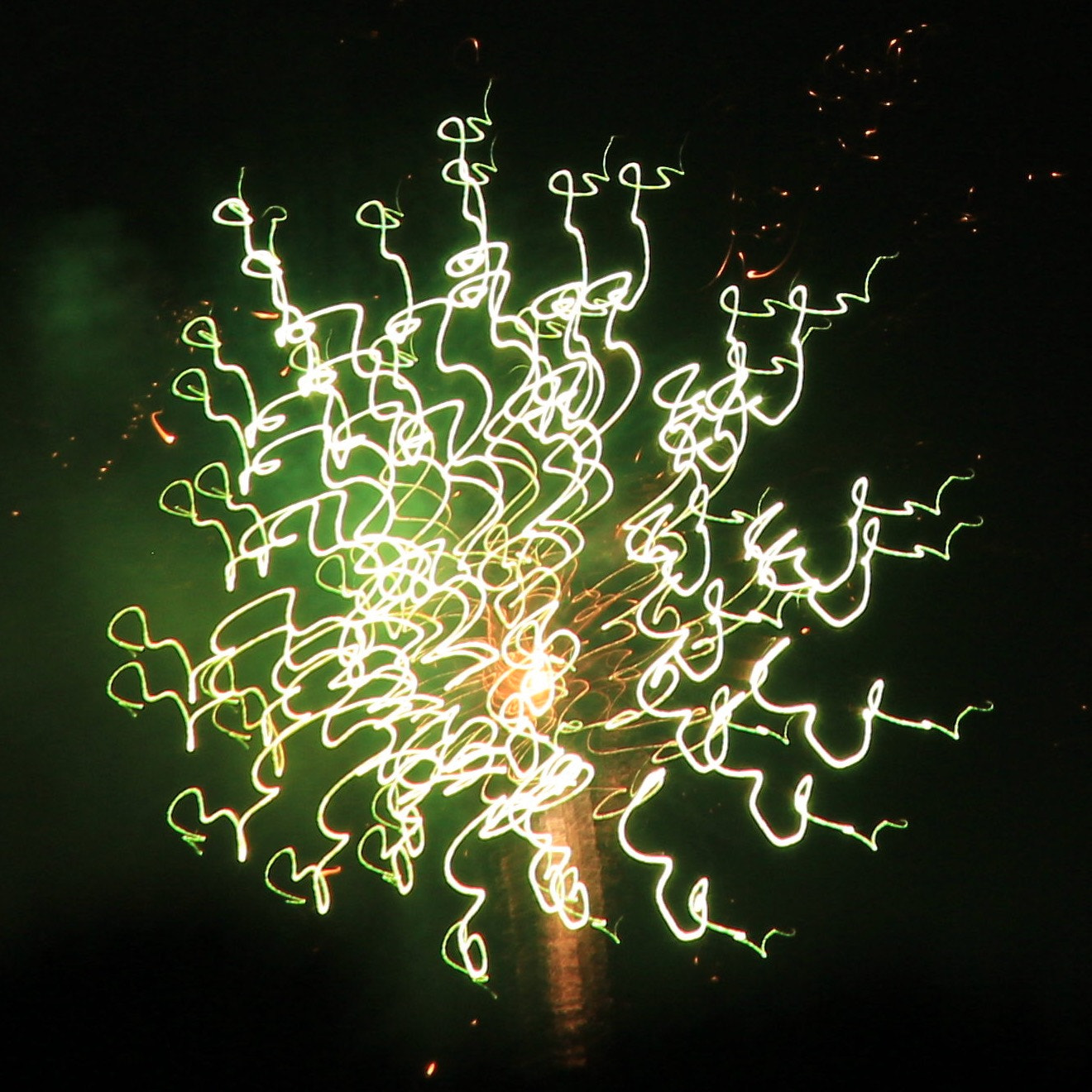 Canon EF-S 18-135mm F3.5-5.6 IS sample photo. My first attempt at photographing fireworks. not perfect but turned out fun. photography