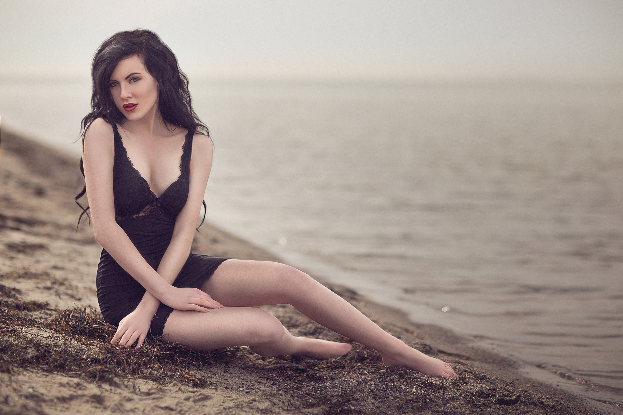 Canon EOS 6D + Canon EF 85mm F1.2 sample photo. Beauty and the beach photography