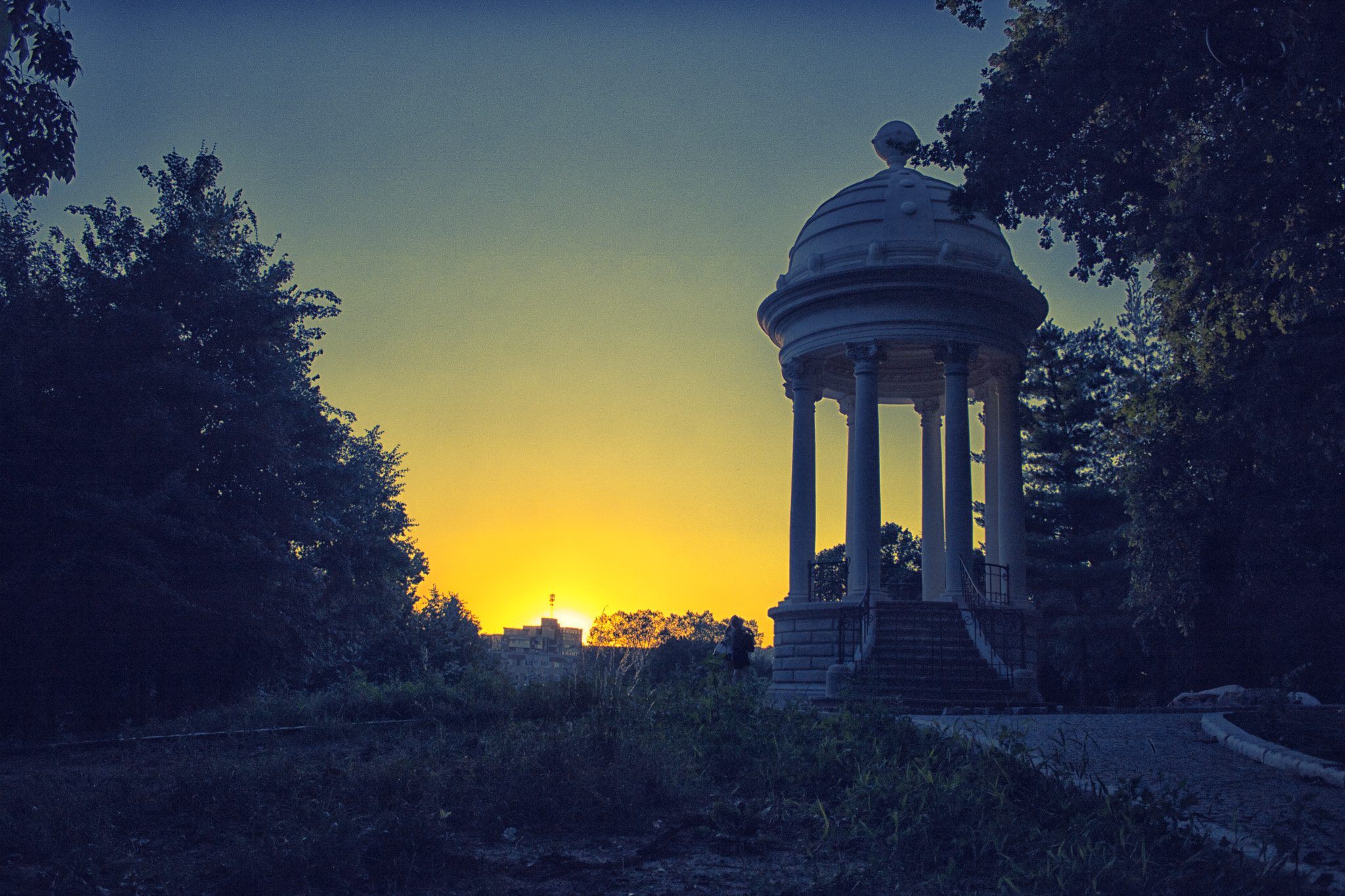 Canon EOS 750D (EOS Rebel T6i / EOS Kiss X8i) sample photo. Hazy sunset photography