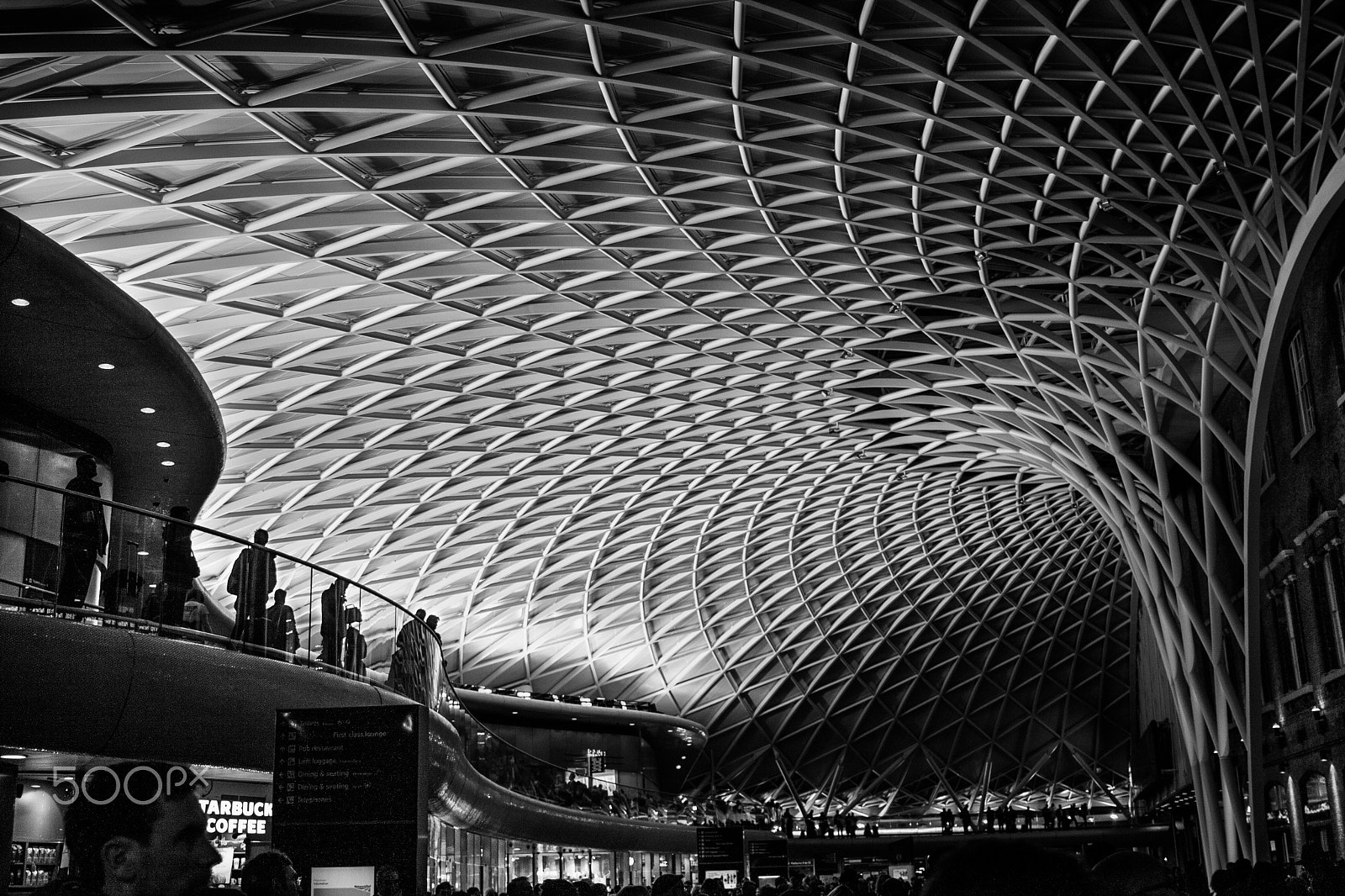 Canon EF-S 24mm F2.8 STM sample photo. Harry potter station photography