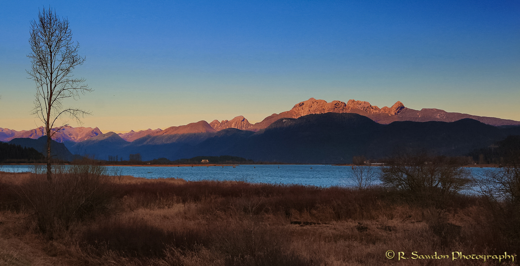 Canon EOS 650D (EOS Rebel T4i / EOS Kiss X6i) sample photo. Golden ears sunset photography