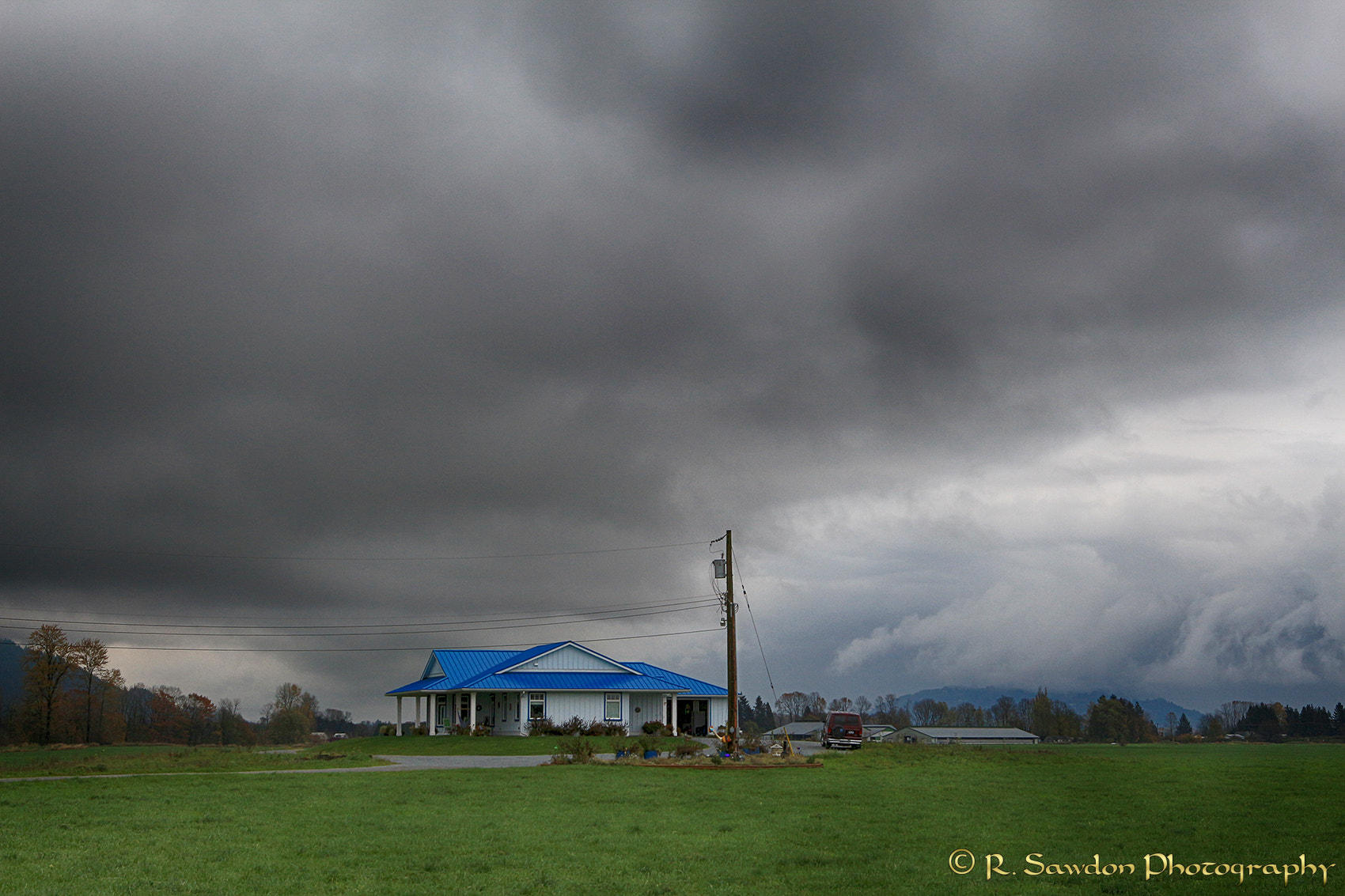 Canon EOS 650D (EOS Rebel T4i / EOS Kiss X6i) sample photo. November skies photography