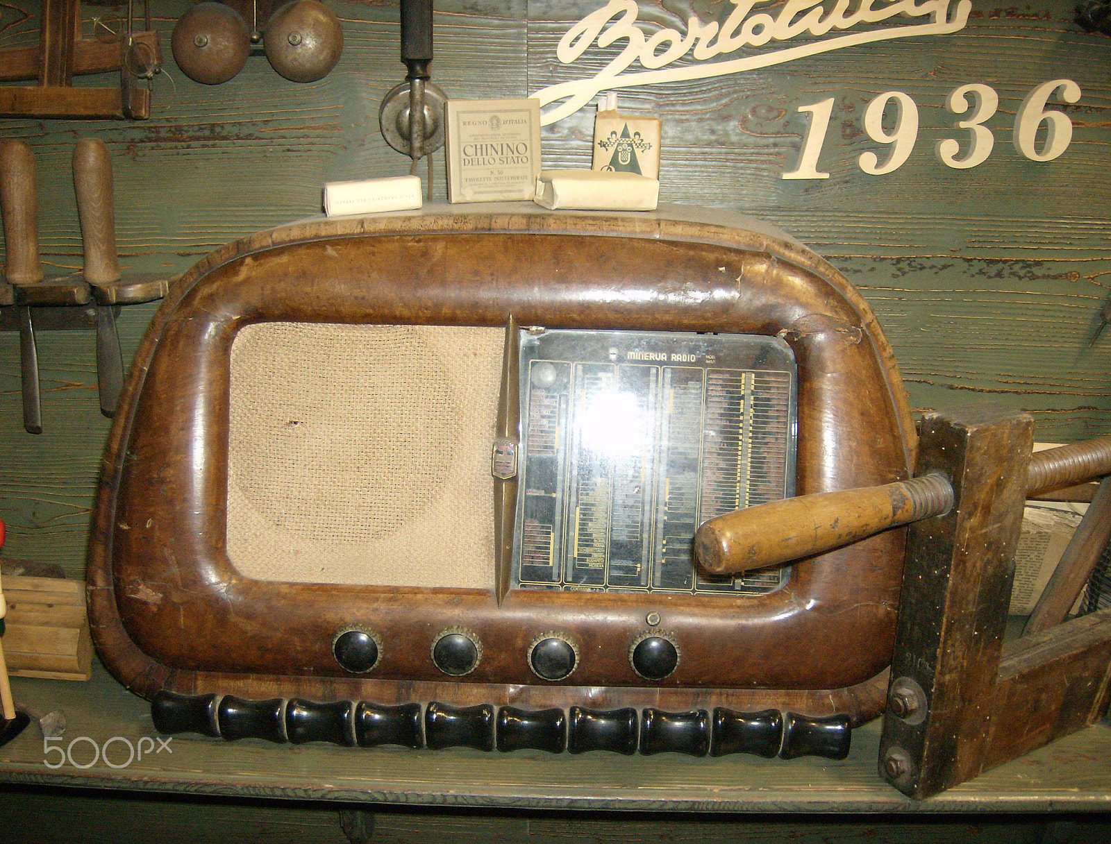 HP Photosmart M527 sample photo. Old radio from rome photography
