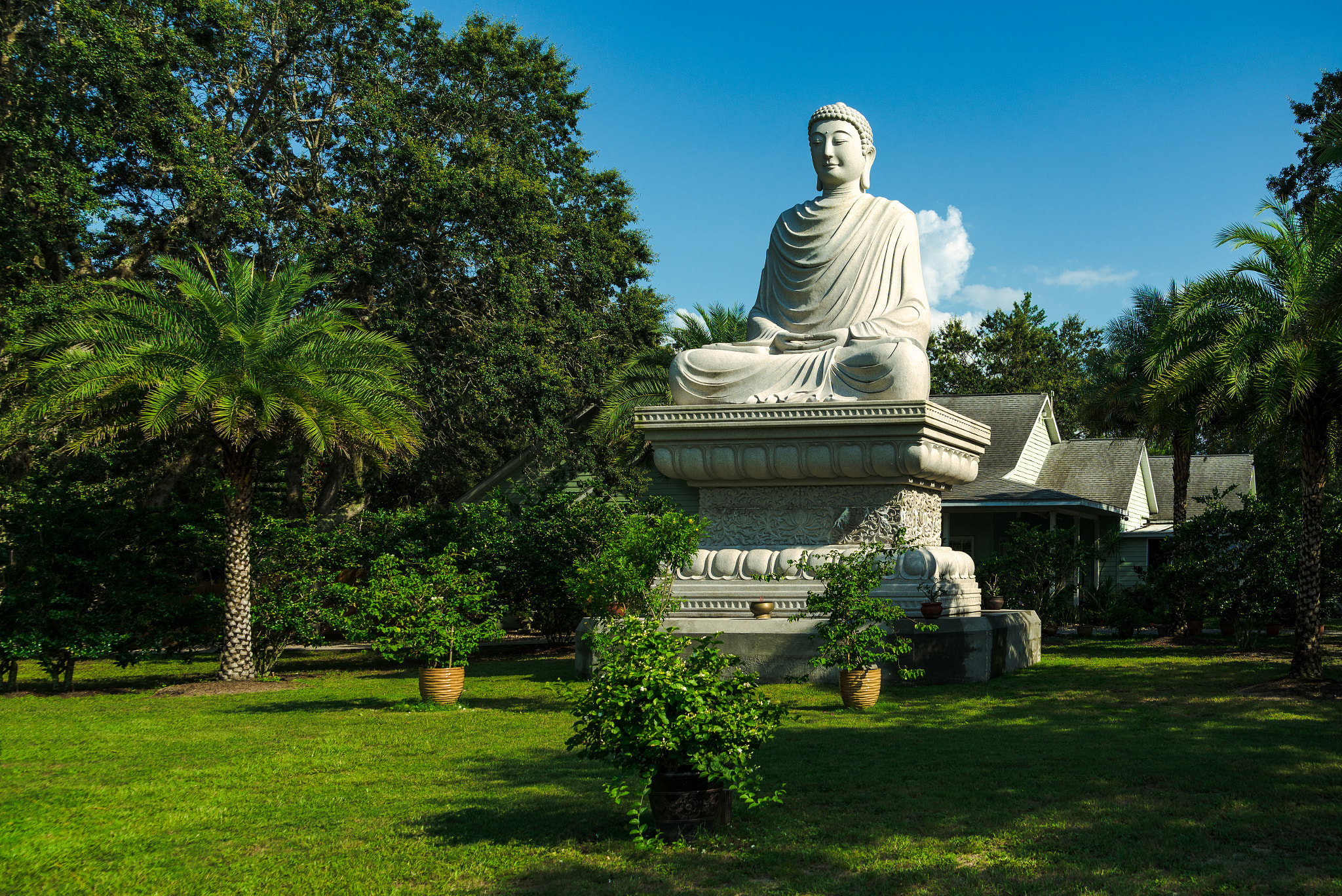 Nikon D600 sample photo. White sands buddhist center sitting buddha photography