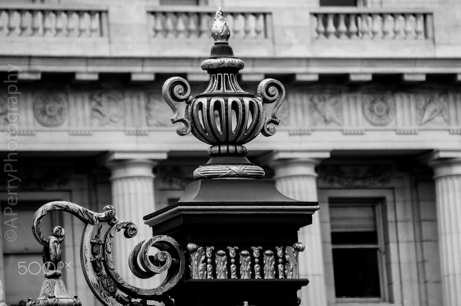 Sony Alpha NEX-5N + Sony E 55-210mm F4.5-6.3 OSS sample photo. On top of the gate photography