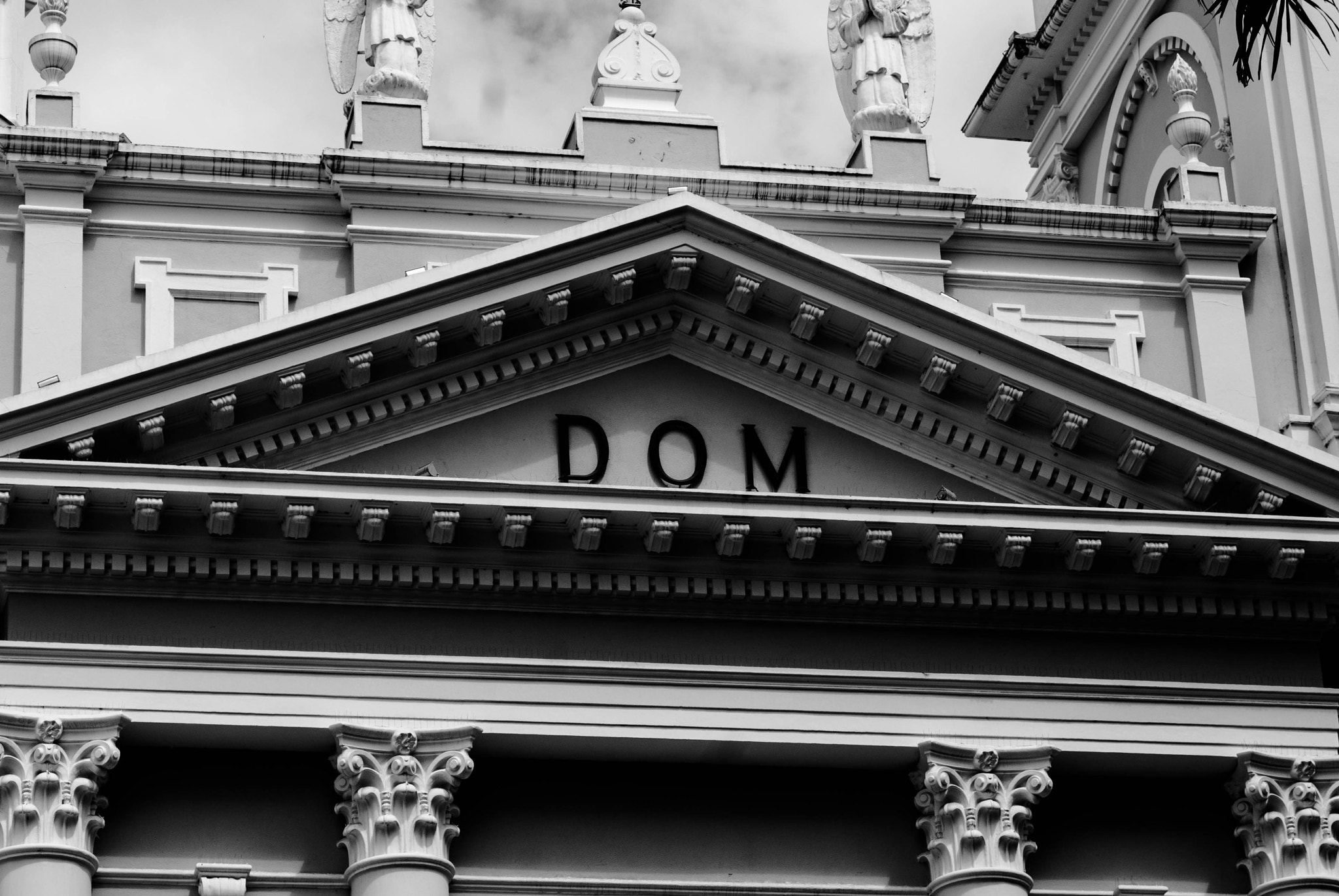AF Zoom-Nikkor 35-70mm f/3.3-4.5 N sample photo. Cathedral photography