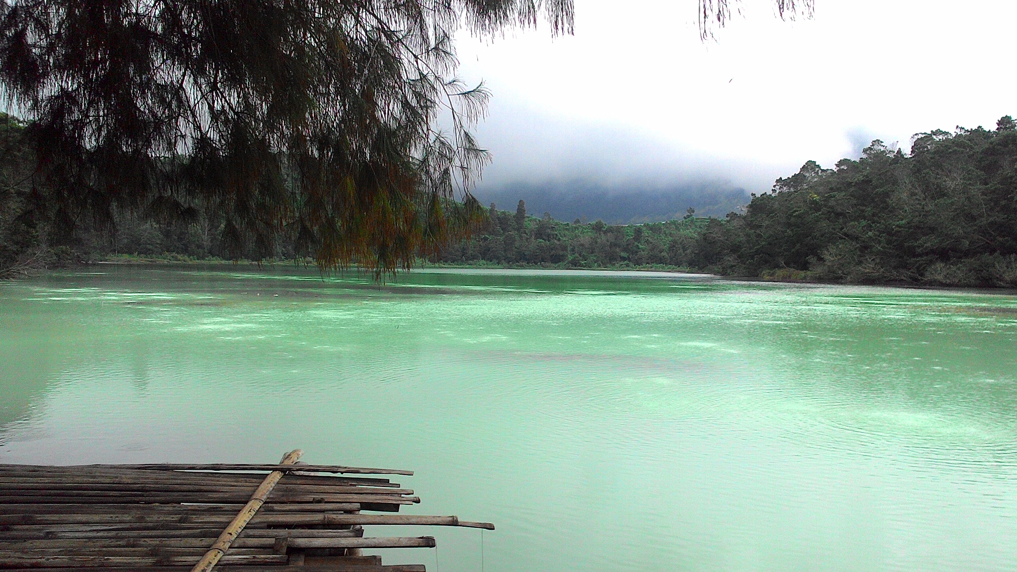 ASUS ZenFone 4 (A400CG) sample photo. Telaga warna photography