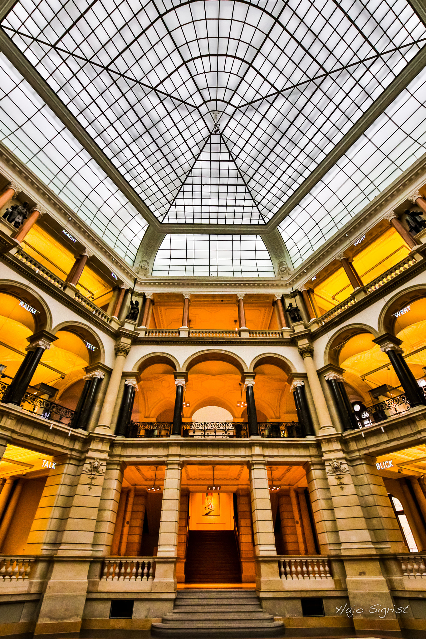Sigma 8-16mm F4.5-5.6 DC HSM sample photo. Expanse photography