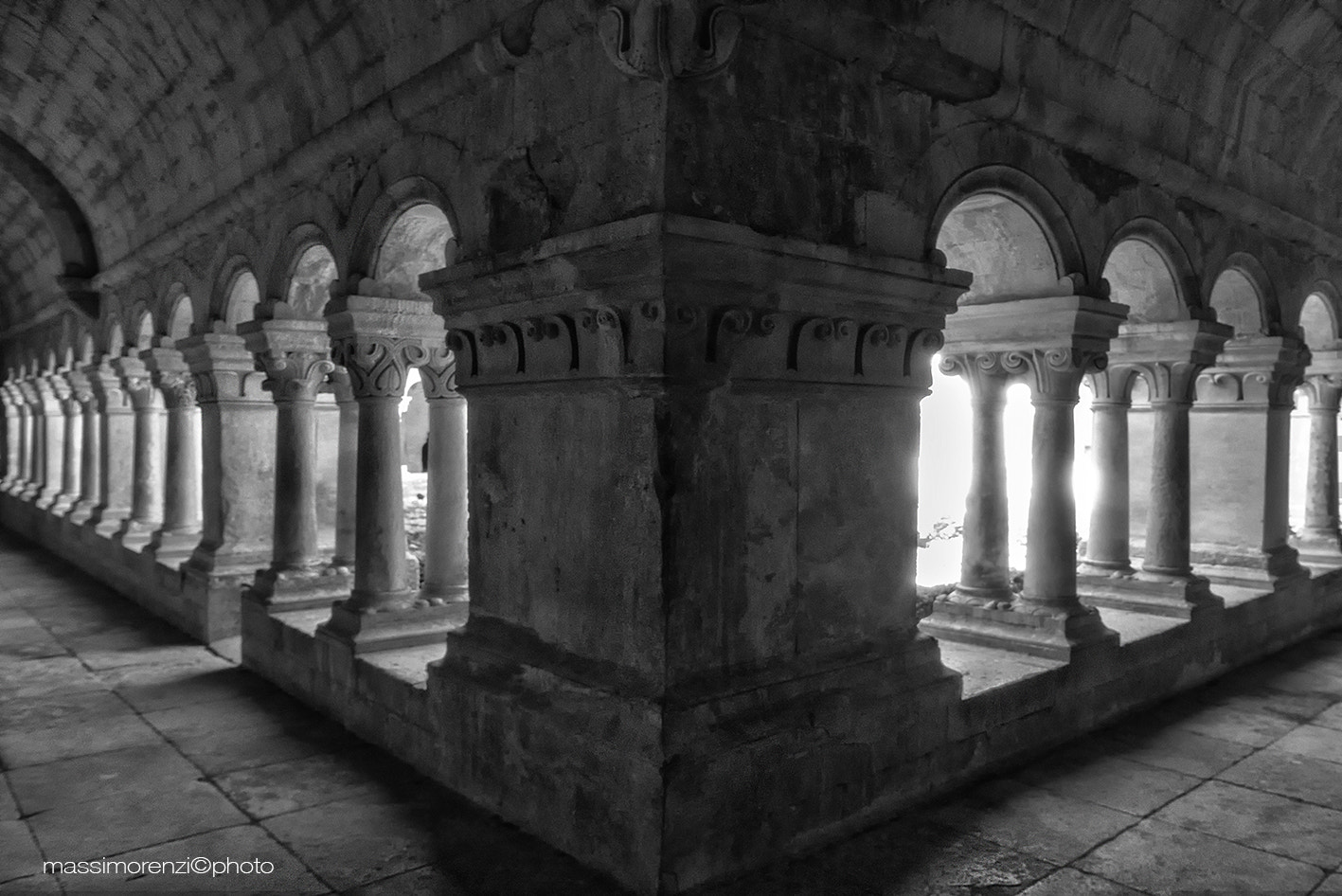 AF Nikkor 20mm f/2.8 sample photo. Abbazia di senanque, provenza photography