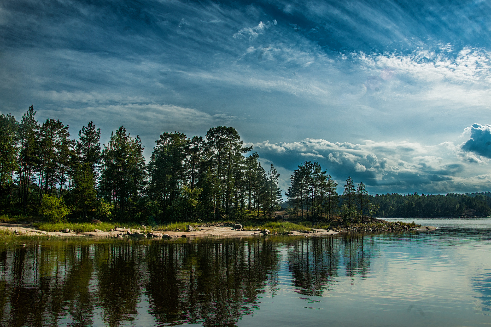 Sony Alpha DSLR-A900 + Sigma ZOOM-alpha 35-135mm F3.5-4.5 sample photo. Clouds under the lake photography