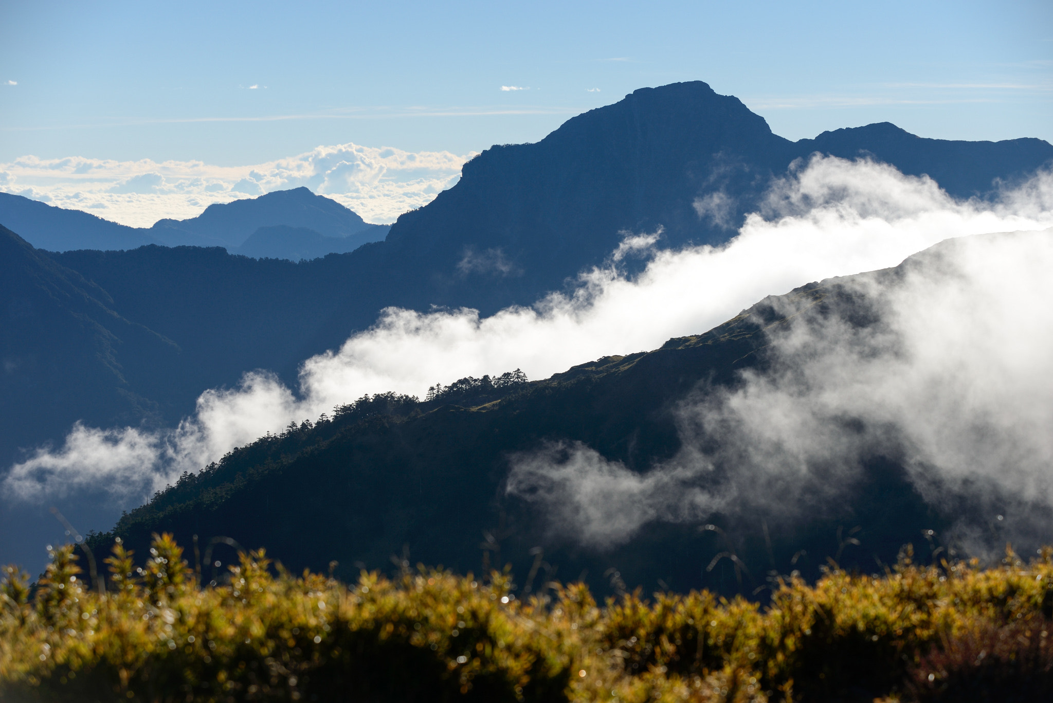 AF-S Zoom-Nikkor 80-200mm f/2.8D IF-ED sample photo. Mountains photography