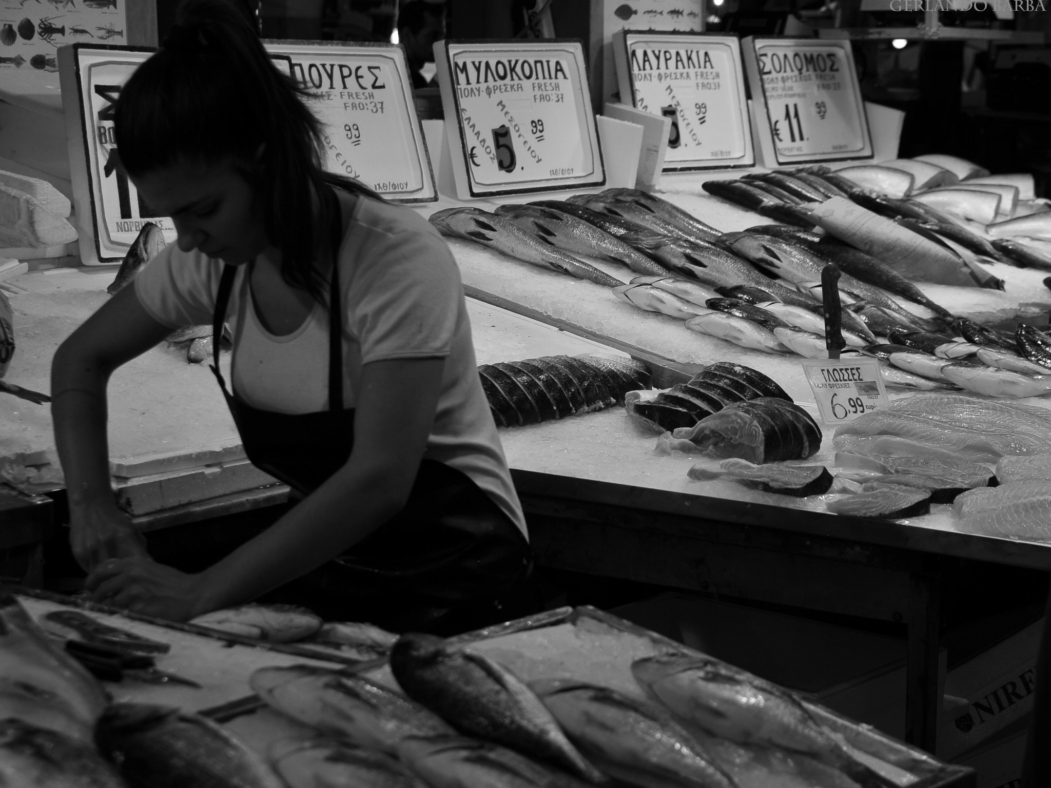 Nikon D300 + Sigma 18-50mm F2.8 EX DC Macro sample photo. Woman and fish photography