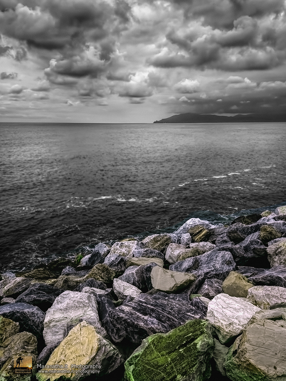 Canon TS-E 24.0mm f/3.5 L II sample photo. Tigullio gulf photography