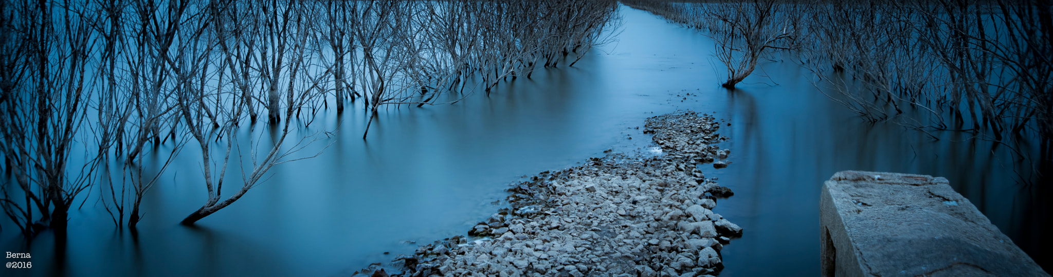AF Zoom-Nikkor 24-120mm f/3.5-5.6D IF sample photo. Blue way of stones photography