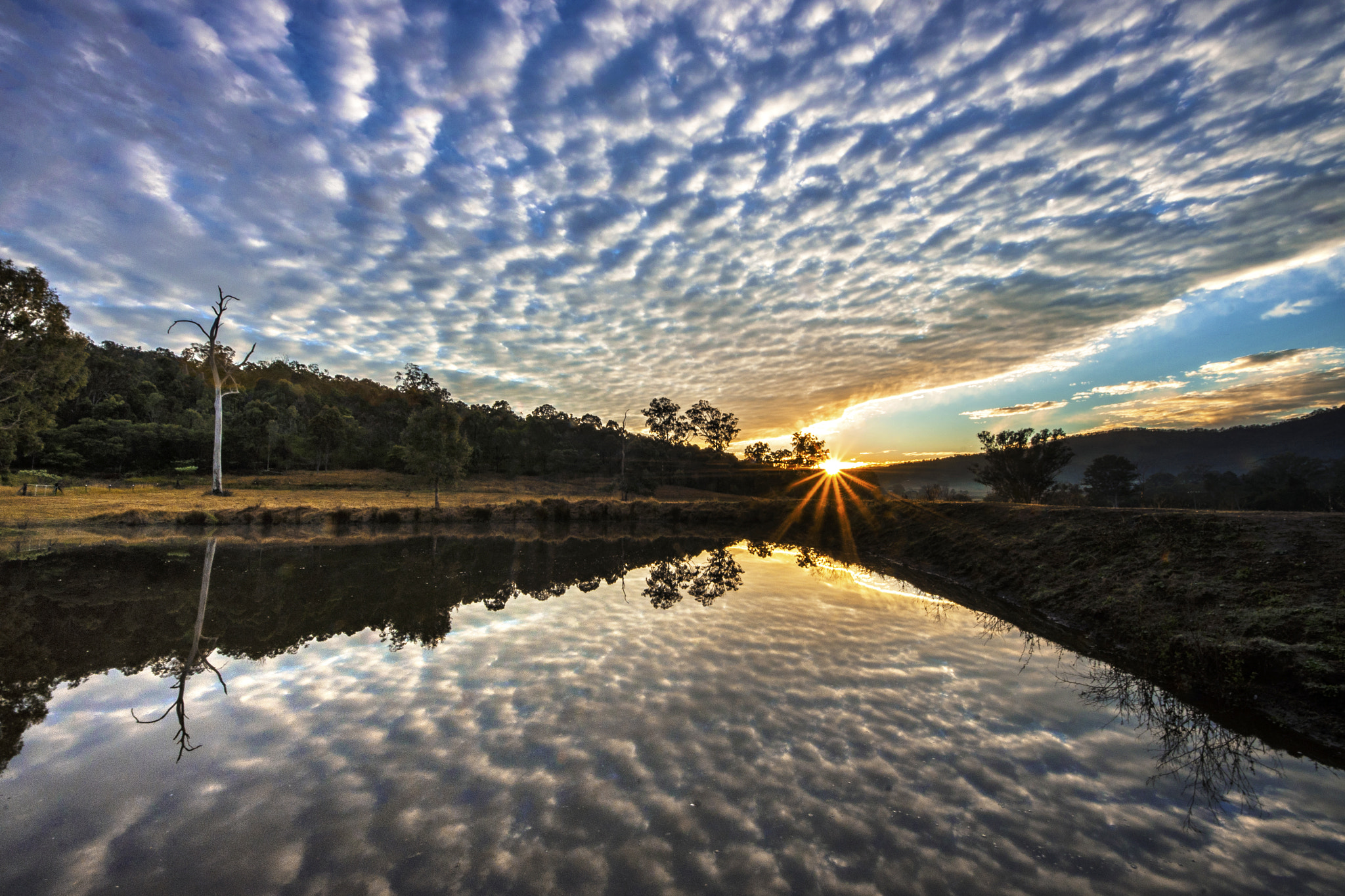Sigma 8-16mm F4.5-5.6 DC HSM sample photo. Altocumulus cloud sunrise photography