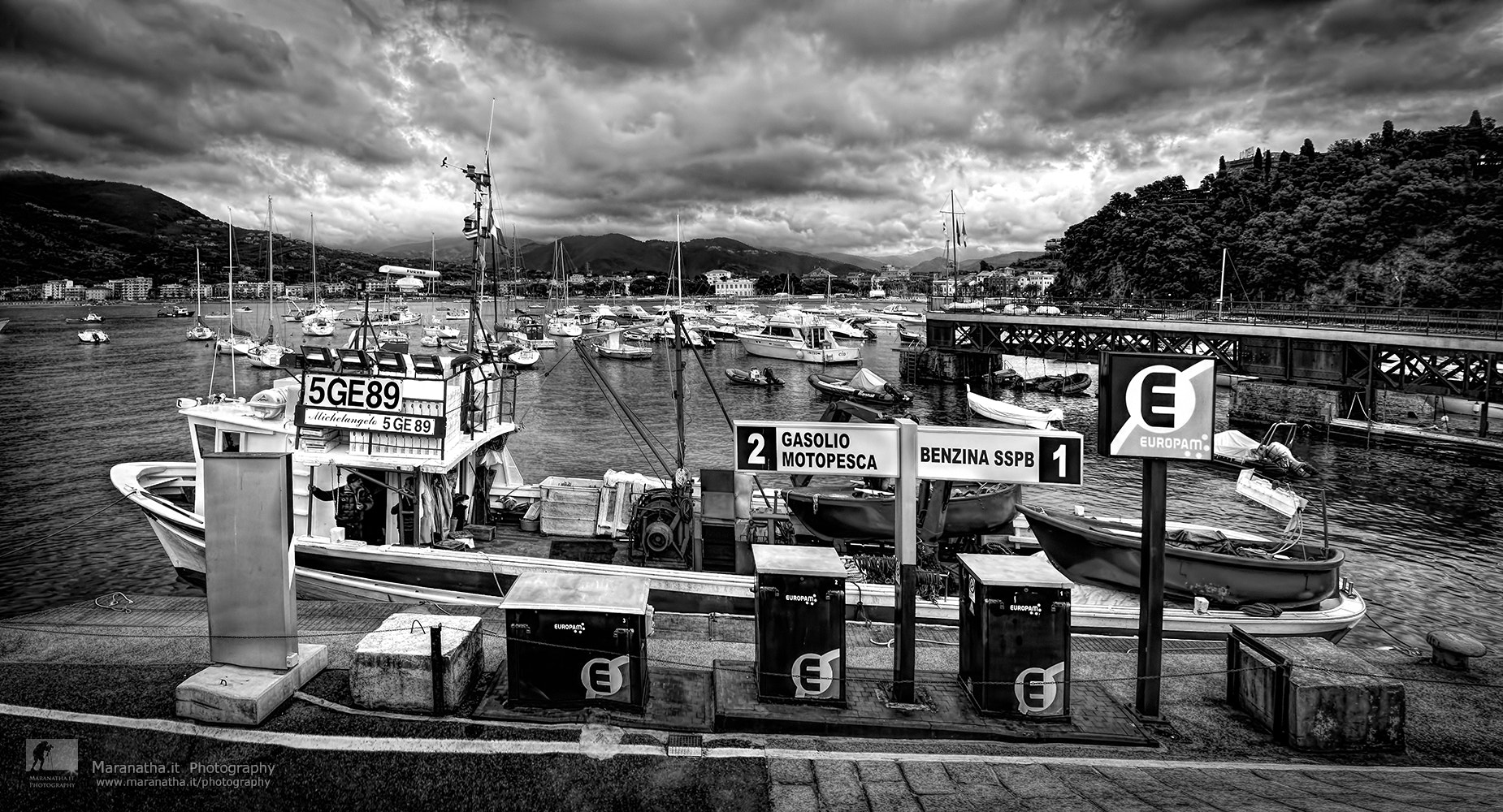 Canon TS-E 24.0mm f/3.5 L II sample photo. West bay - sestri levante photography