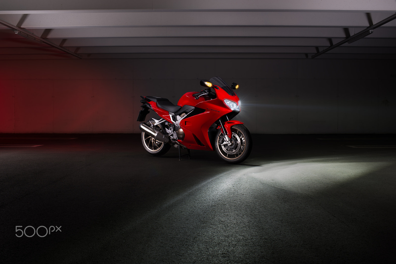 Nikon D610 + Nikon AF-S Nikkor 35mm F1.4G sample photo. Honda vfr 800 photography