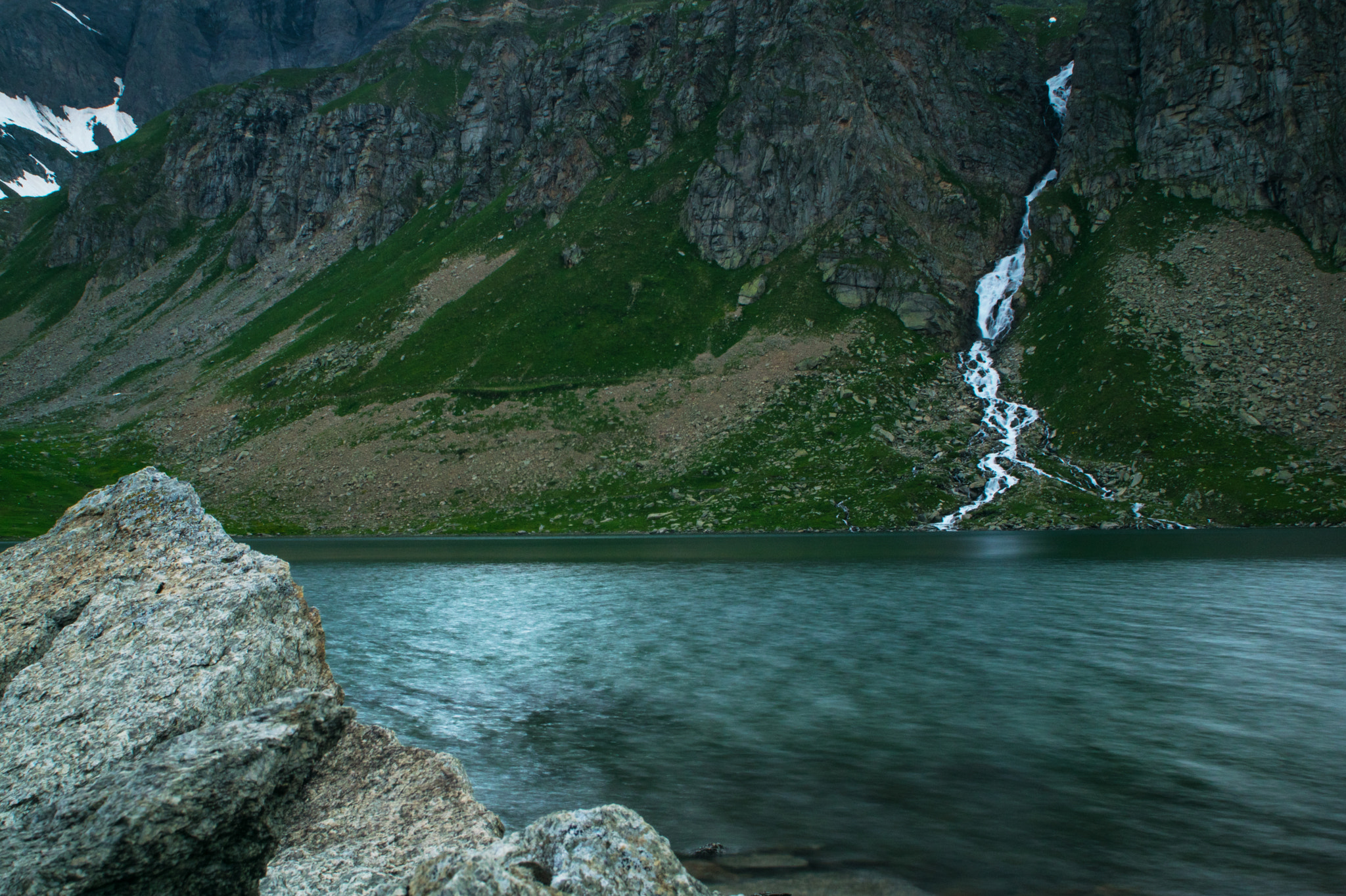 Nikon D5300 + Sigma 24-70mm F2.8 EX DG Macro sample photo. Lago di ceresole photography