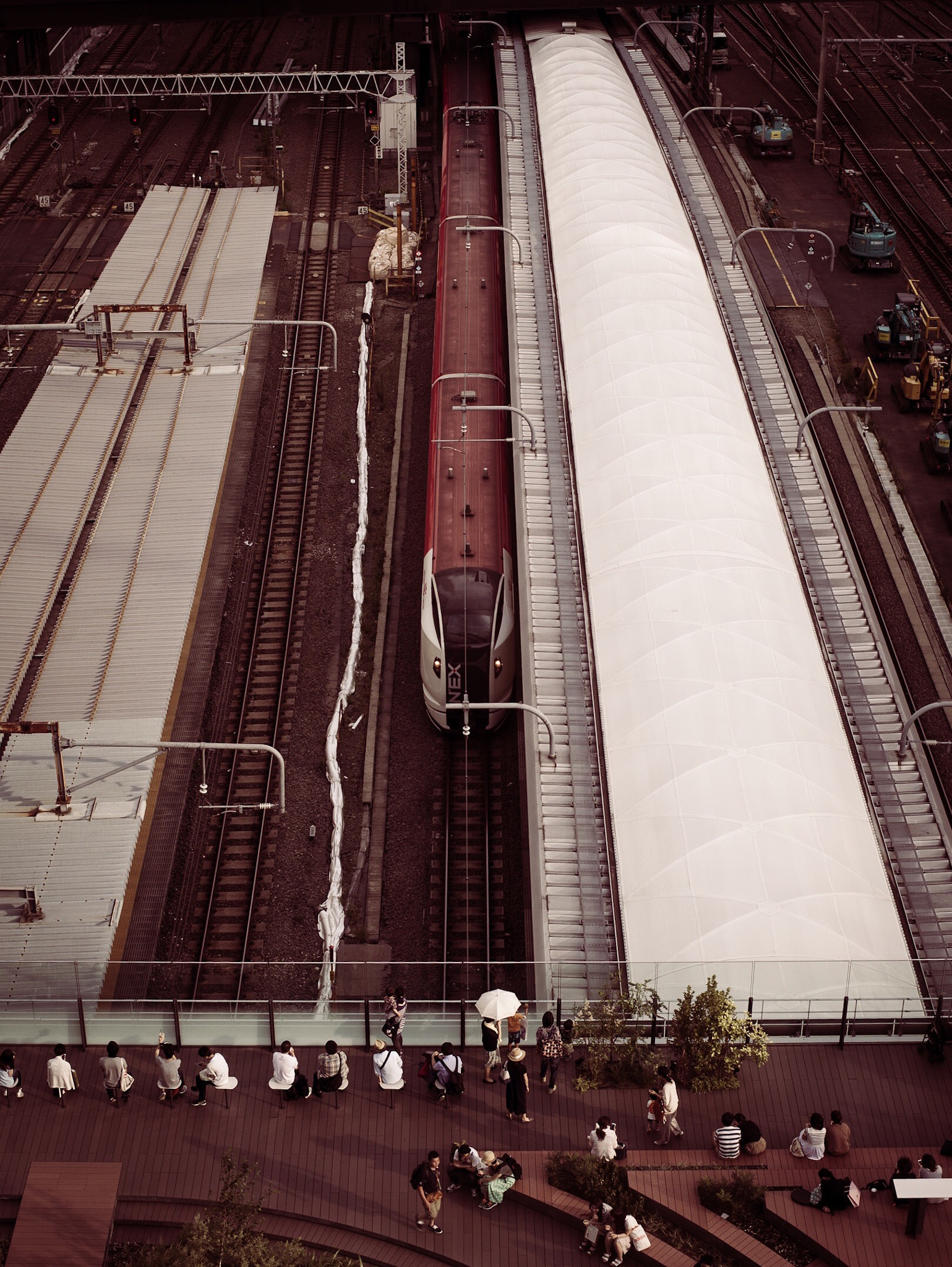 ZEISS Planar T* 50mm F1.4 sample photo. Nex ！it is a limited express train of japan. photography