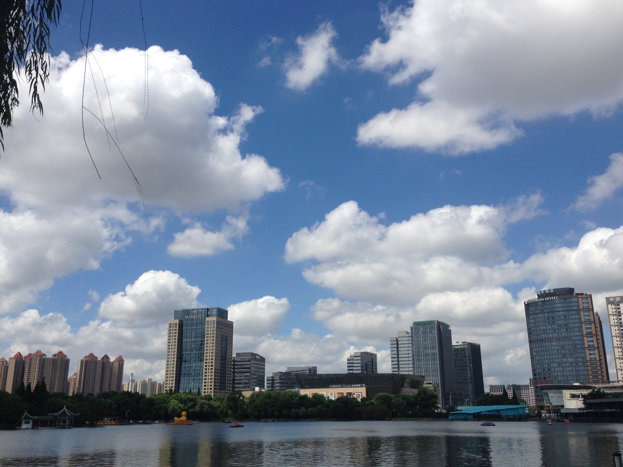 Apple iPhone5,2 sample photo. A fine day 蓝天白云 photography