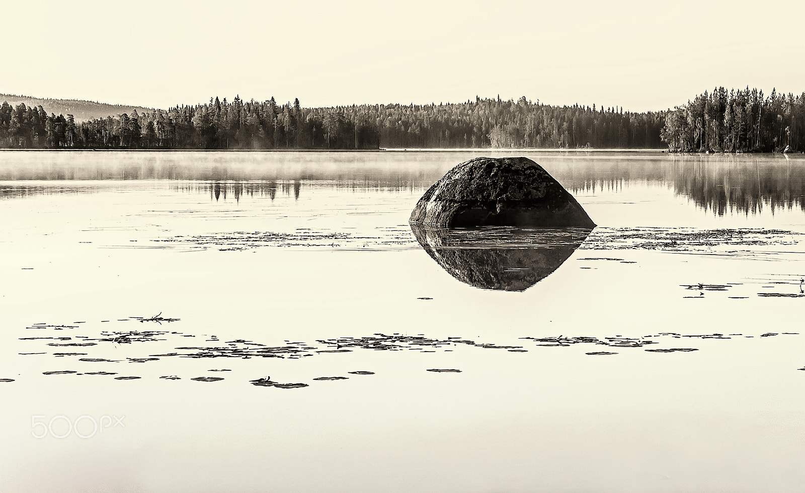 Canon EOS 550D (EOS Rebel T2i / EOS Kiss X4) + Canon EF 24-70mm F2.8L USM sample photo. Karelian landscape with a lake photography
